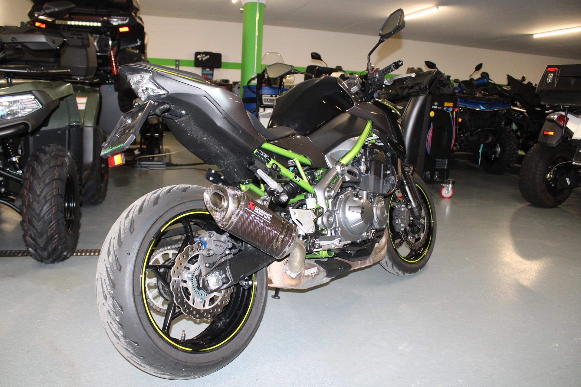 KAWASAKI Z 900-image-9
