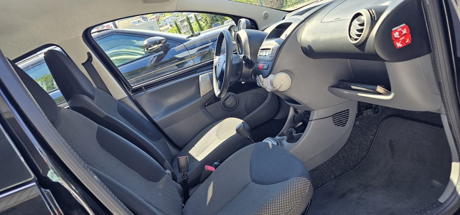 TOYOTA Aygo 1.0 Linea Sol Multimode-image-7