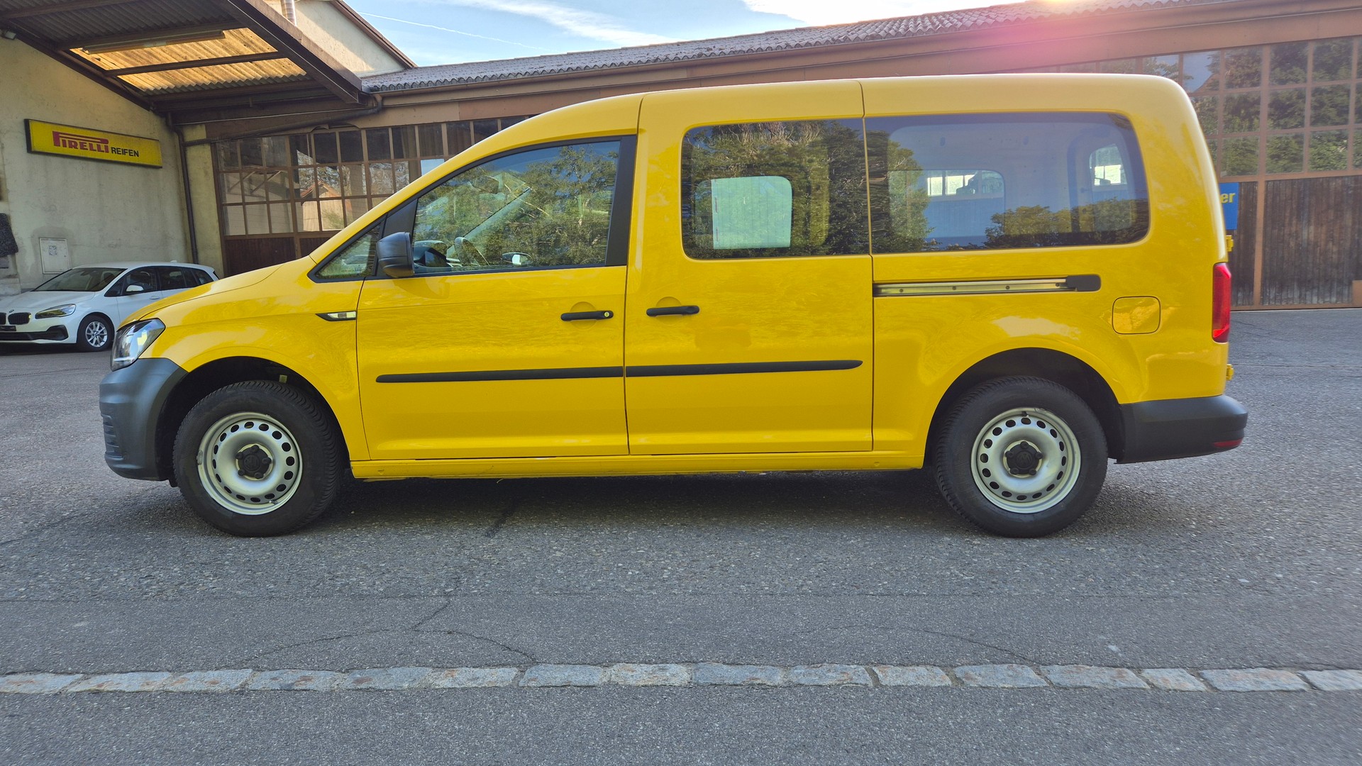 VW Caddy Maxi 1.0TSI BlueMotion Technology*MFK 03.06.2026*-showroom-element-1