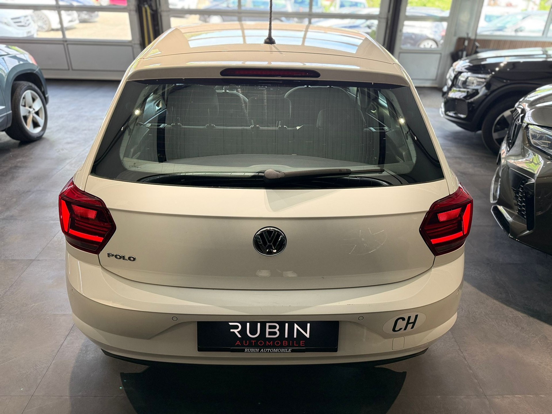 VW Polo 1.0 BMT Trendline-showroom-element-2
