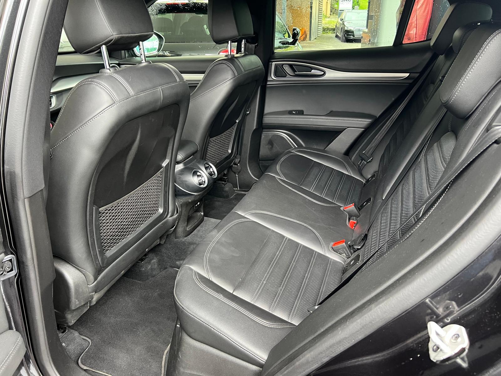 ALFA ROMEO Stelvio 2.2 JTDM Sprint Q4 AT-image-9
