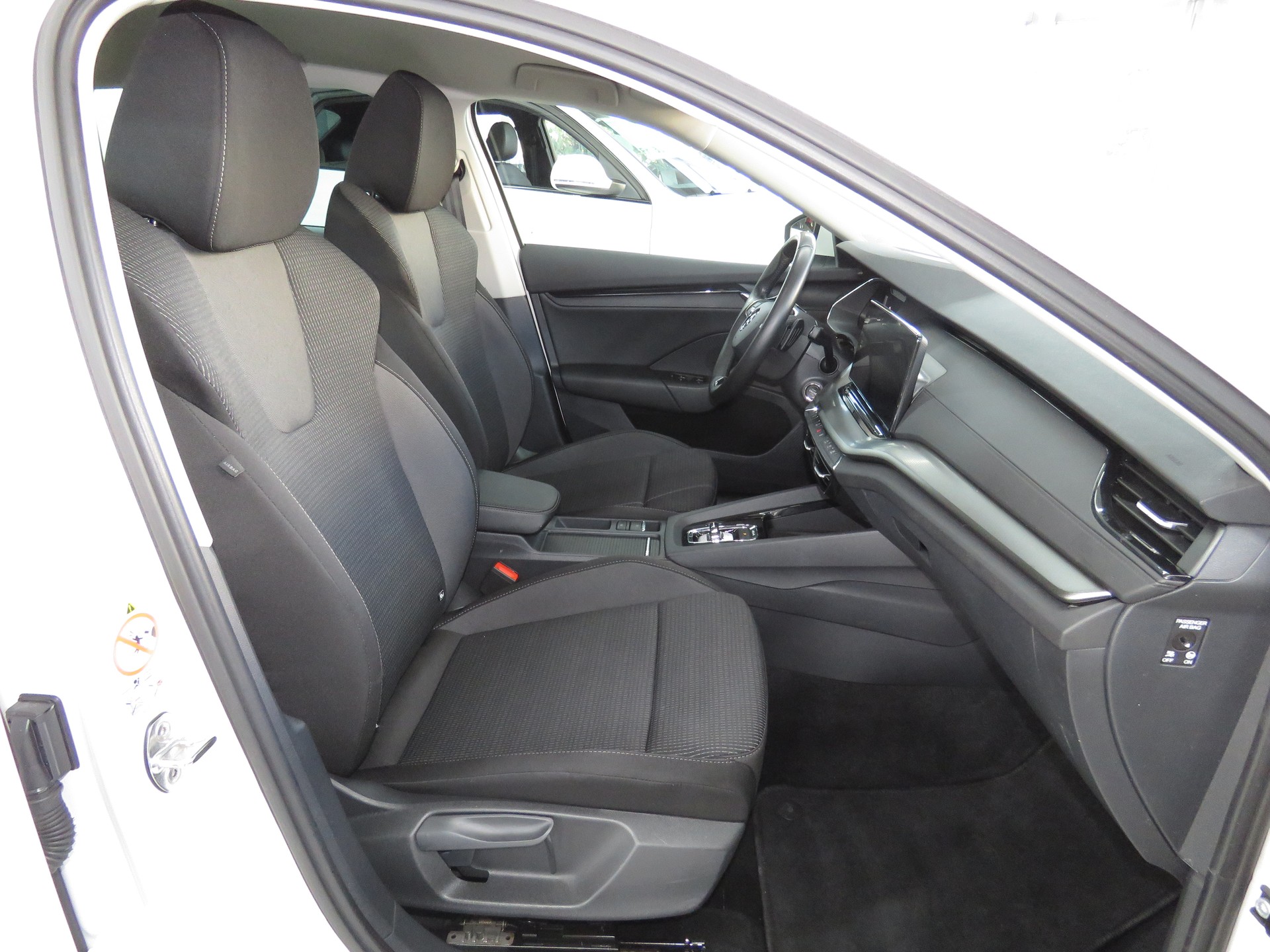 SKODA Octavia Combi 2.0 TDI DSG Ambition 4x4-image-11