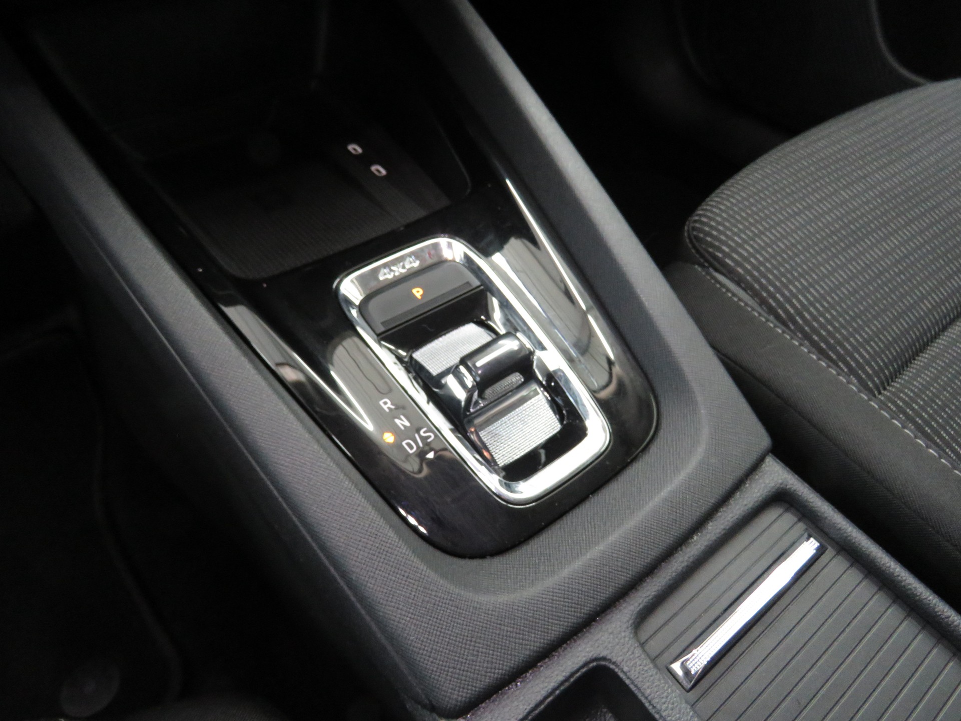 SKODA Octavia Combi 2.0 TDI DSG Ambition 4x4-image-14