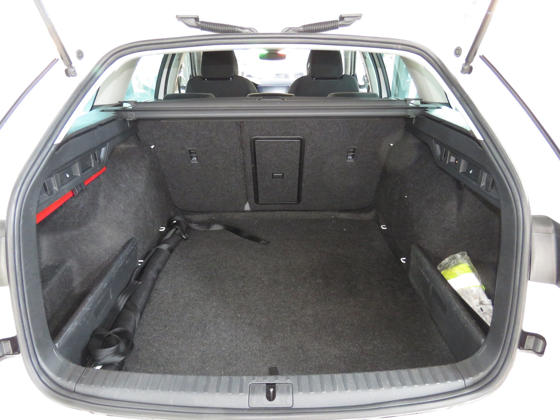 SKODA Octavia Combi 2.0 TDI DSG Ambition 4x4-image-9