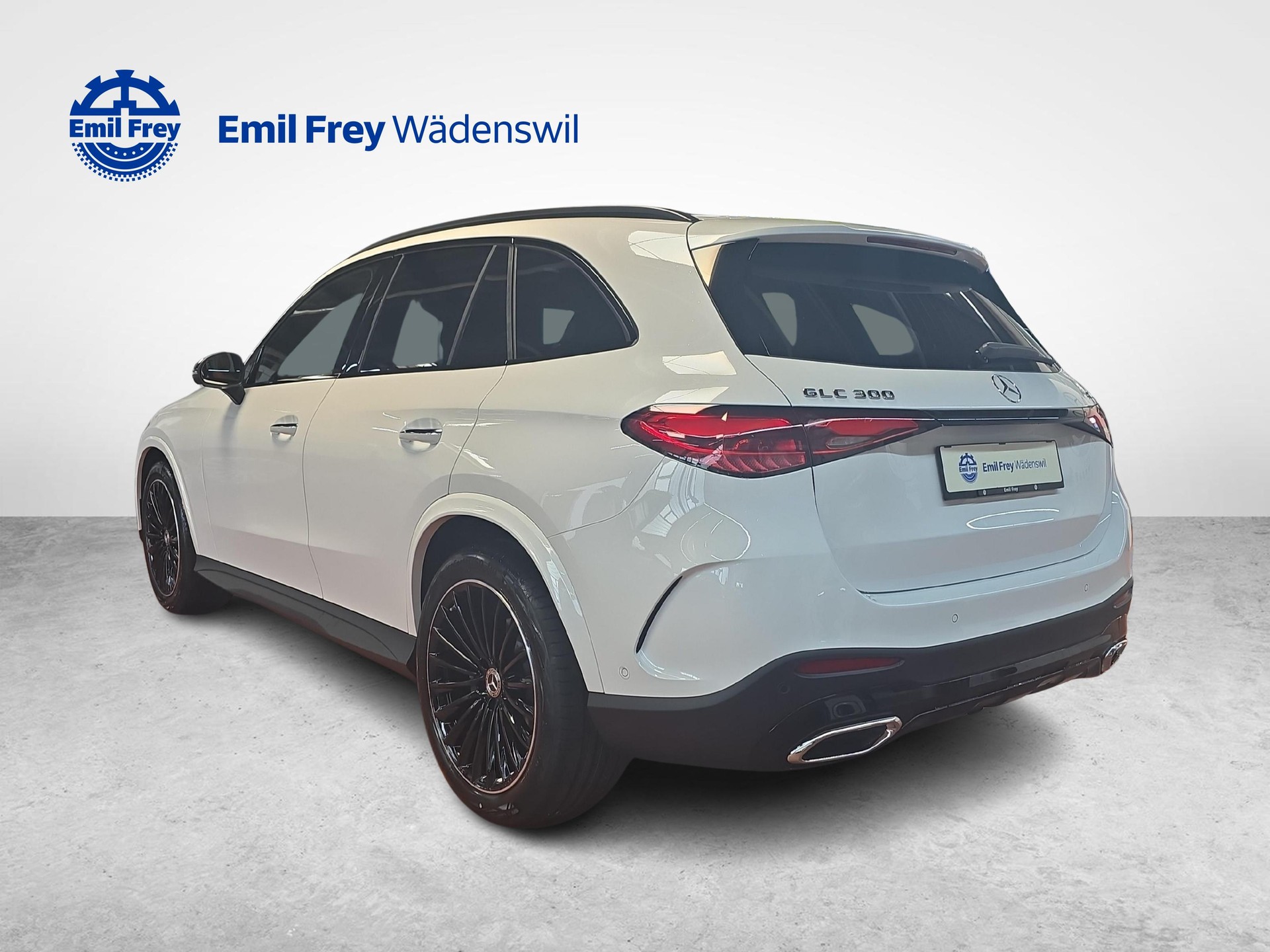 MERCEDES-BENZ GLC 300 4MATIC AMG Line-showroom-element-2