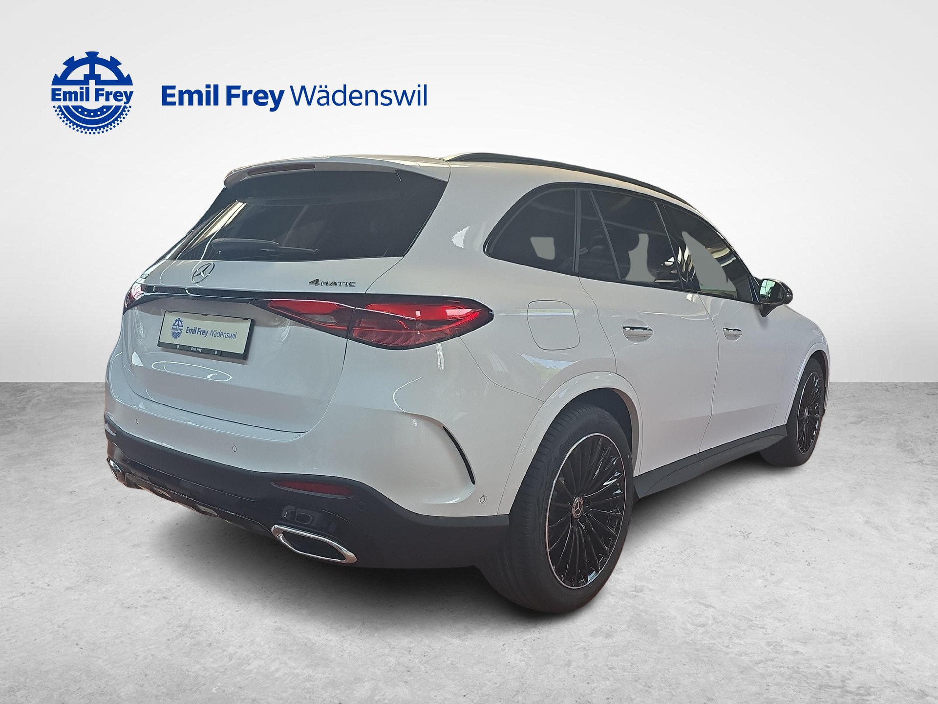 MERCEDES-BENZ GLC 300 4MATIC AMG Line-showroom-element-3