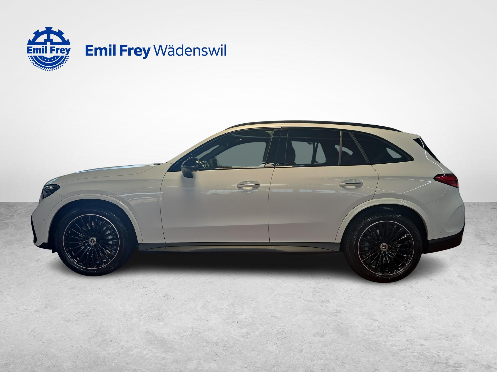 MERCEDES-BENZ GLC 300 4MATIC AMG Line-showroom-element-1