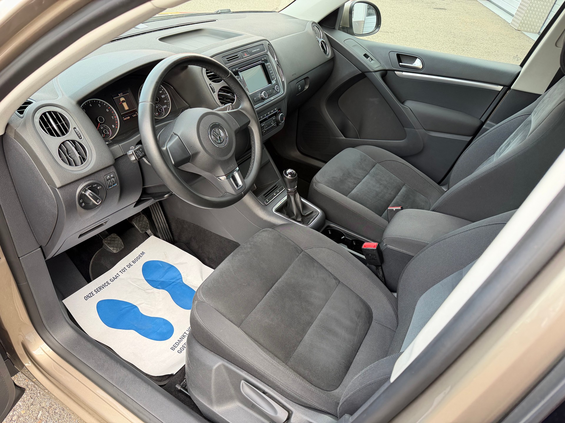 VW Tiguan 1.4 TSI Sport&Style 4Motion-image-4