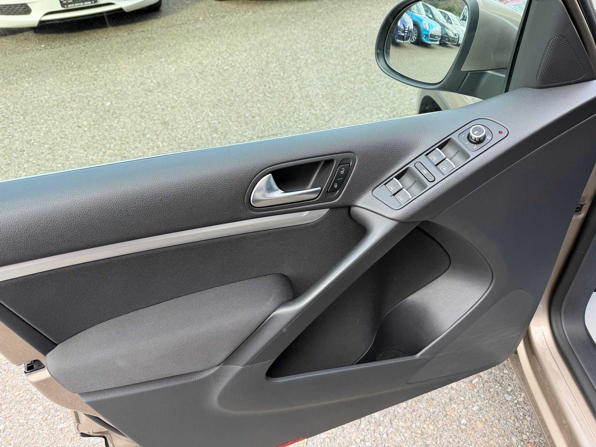 VW Tiguan 1.4 TSI Sport&Style 4Motion-image-5