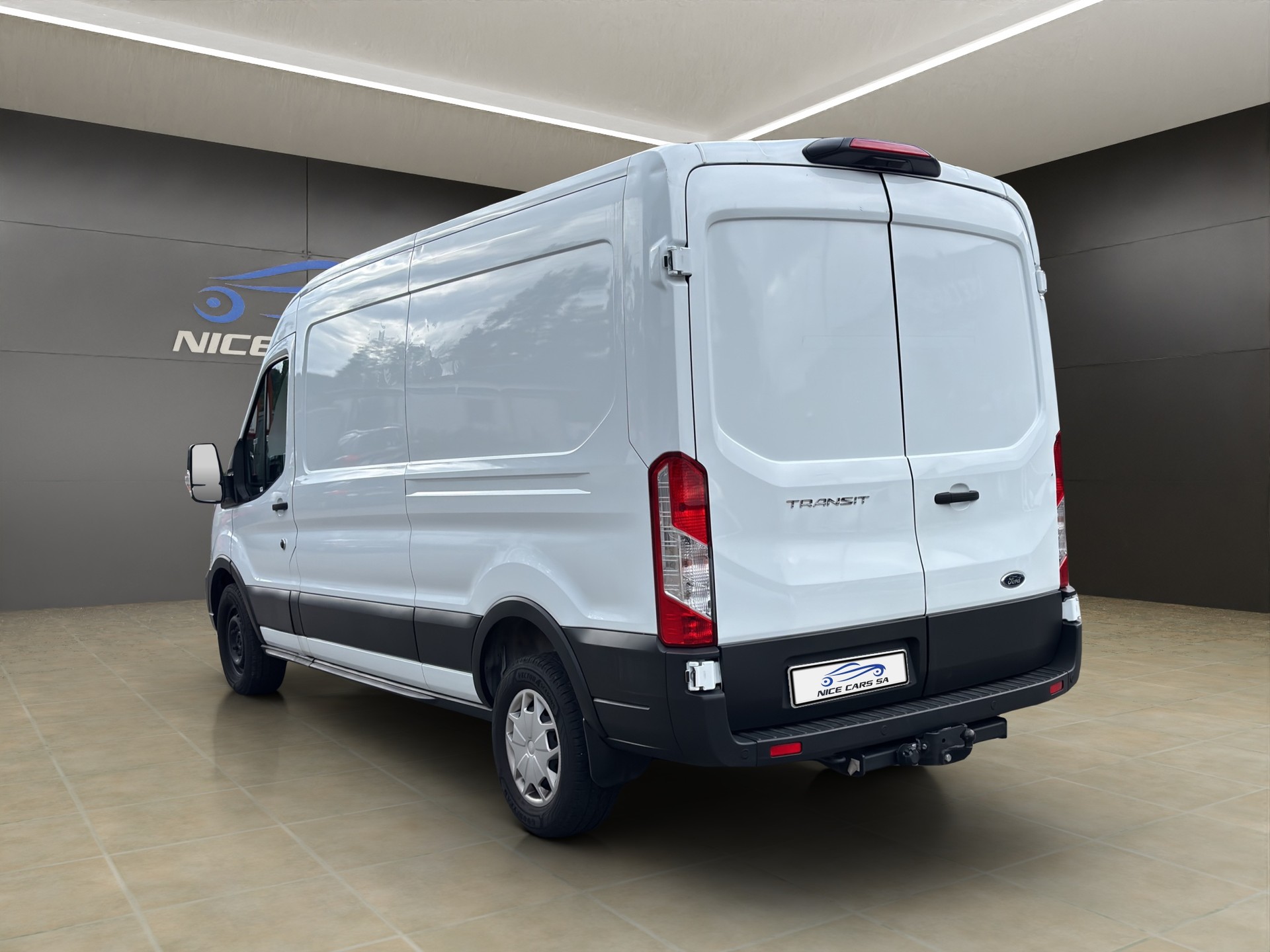 FORD Transit Van 350 L3 Trend 2.0 TDCi 130 FWD A-showroom-element-3