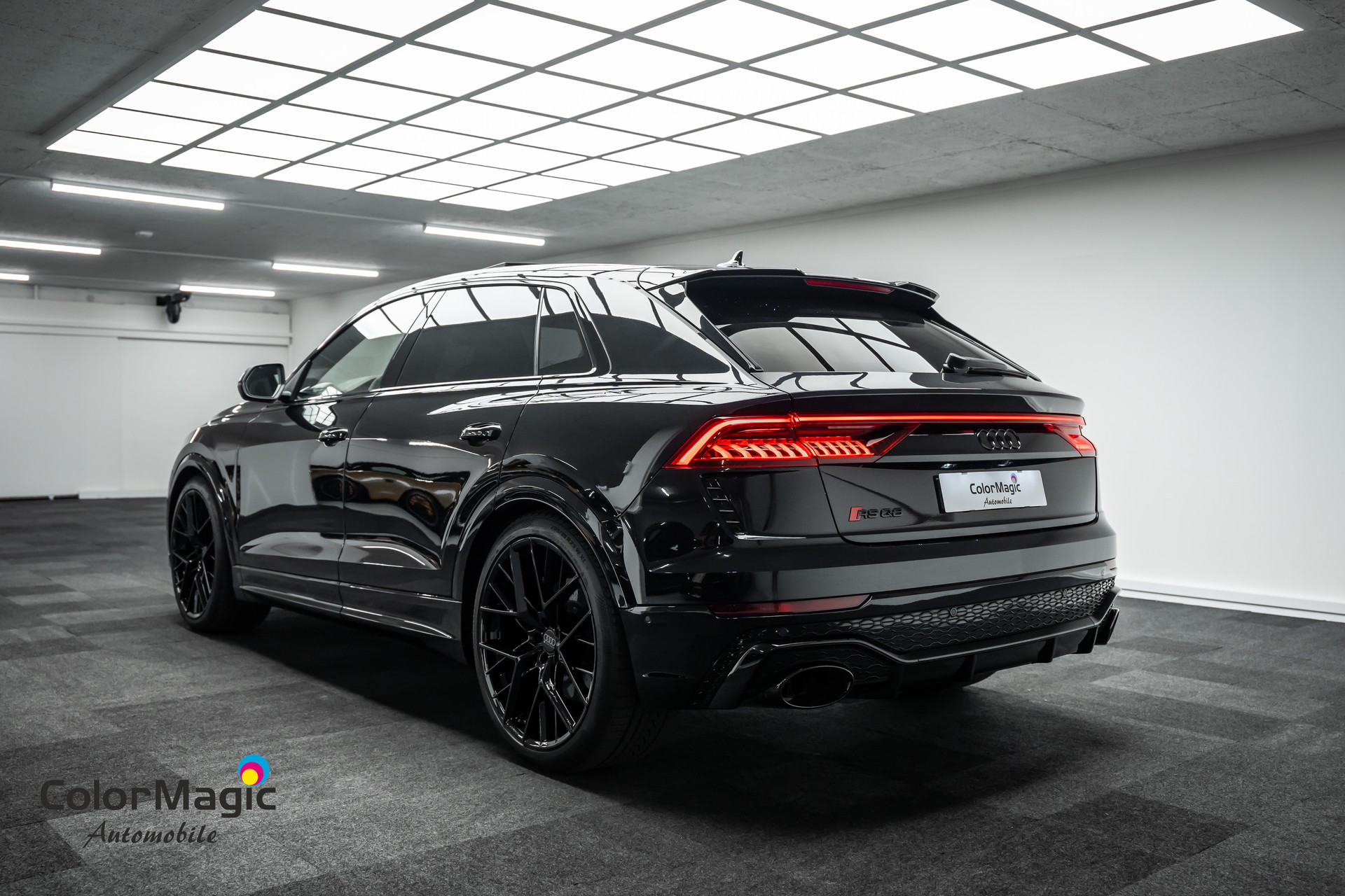 AUDI * RSQ8 * TOP ZUSTAND * TOP AUSSTATTUNG * NEUPREIS ÜBER 224000.- * LEASING AB 640.- *-showroom-element-3