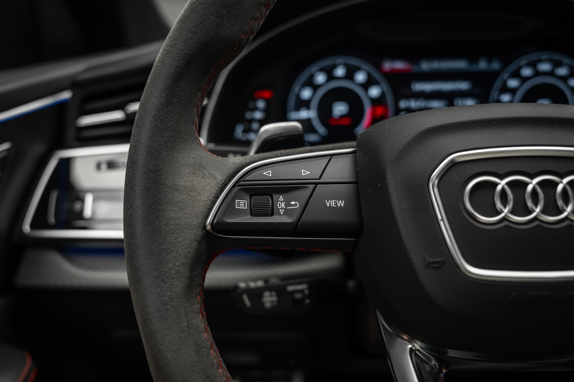 AUDI * RSQ8 * TOP ZUSTAND * TOP AUSSTATTUNG * NEUPREIS ÜBER 224000.- * LEASING AB 640.- *-image-26