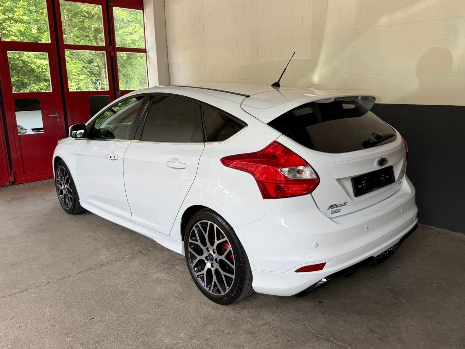 FORD Focus 1.6 SCTi Titanium //NEU AB MFK!-image-3