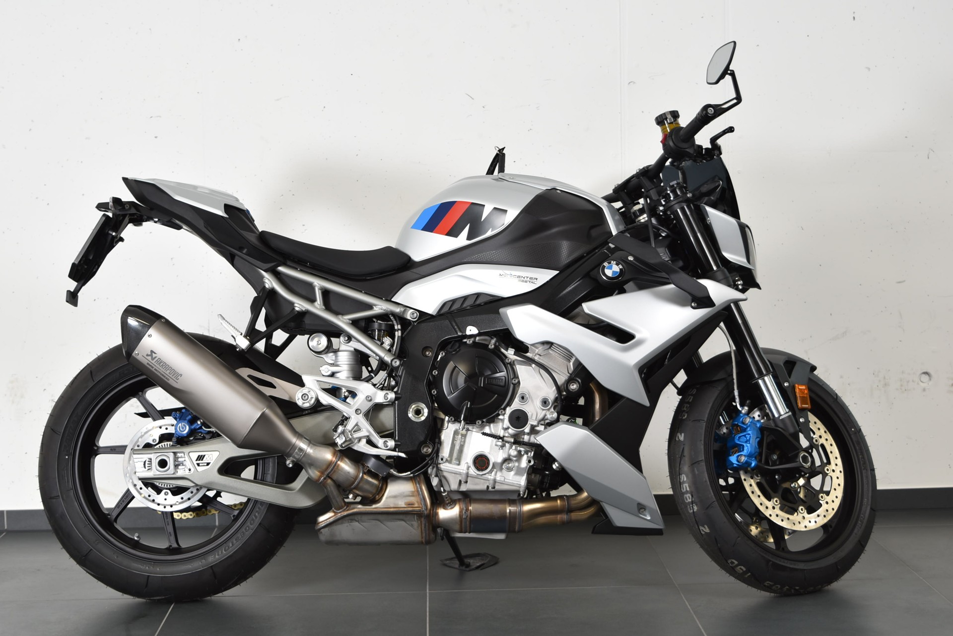 BMW M 1000 R-image-3