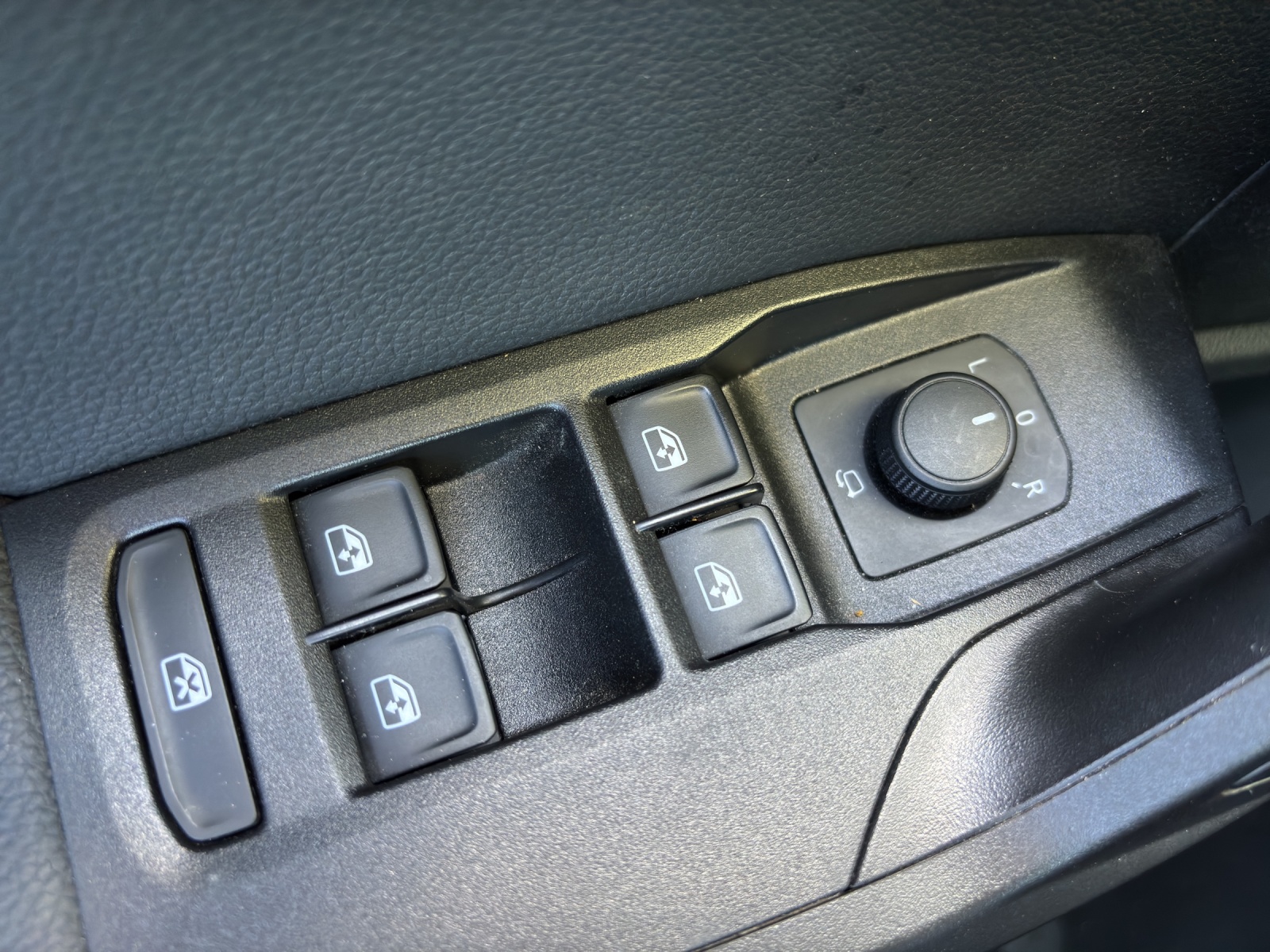 SEAT Arona 1.0 TSI Eco FR DSG mit fortl. Werksgarantie & Rückfahrkamera-image-26