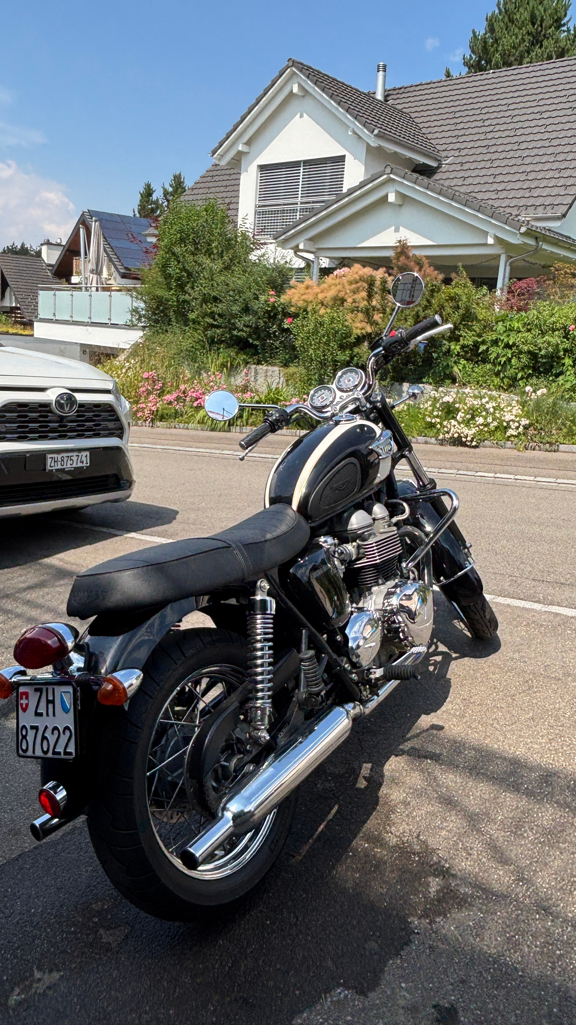 TRIUMPH Bonneville 900 T100-image-7