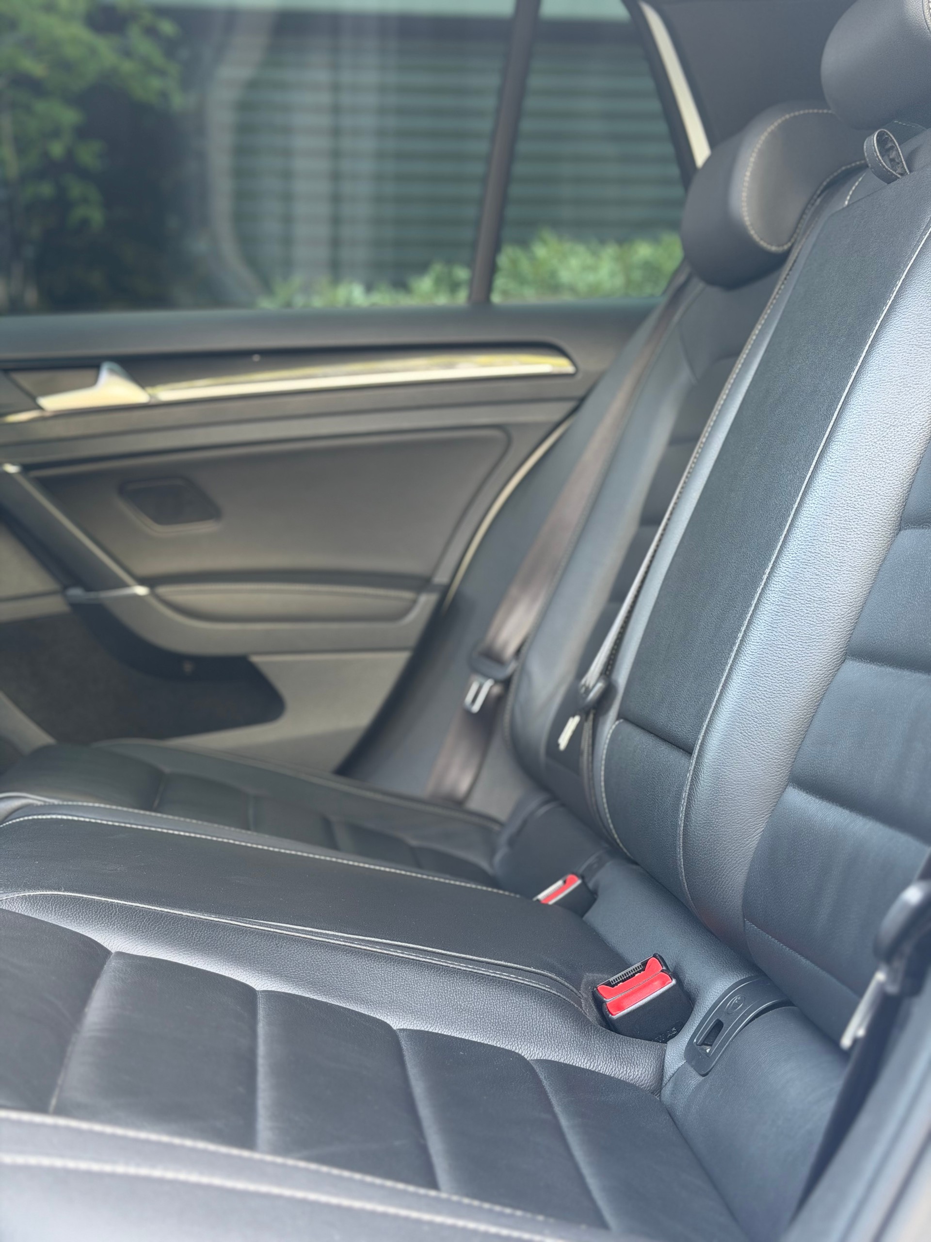 VW Golf 2.0 TSI R 4Motion DSG-image-8