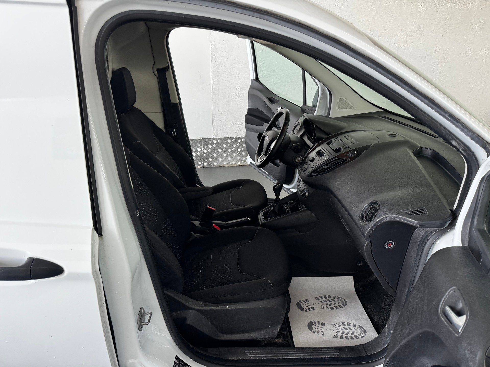 FORD Transit Courier Van 1.0 EcoBoost Basis-image-16