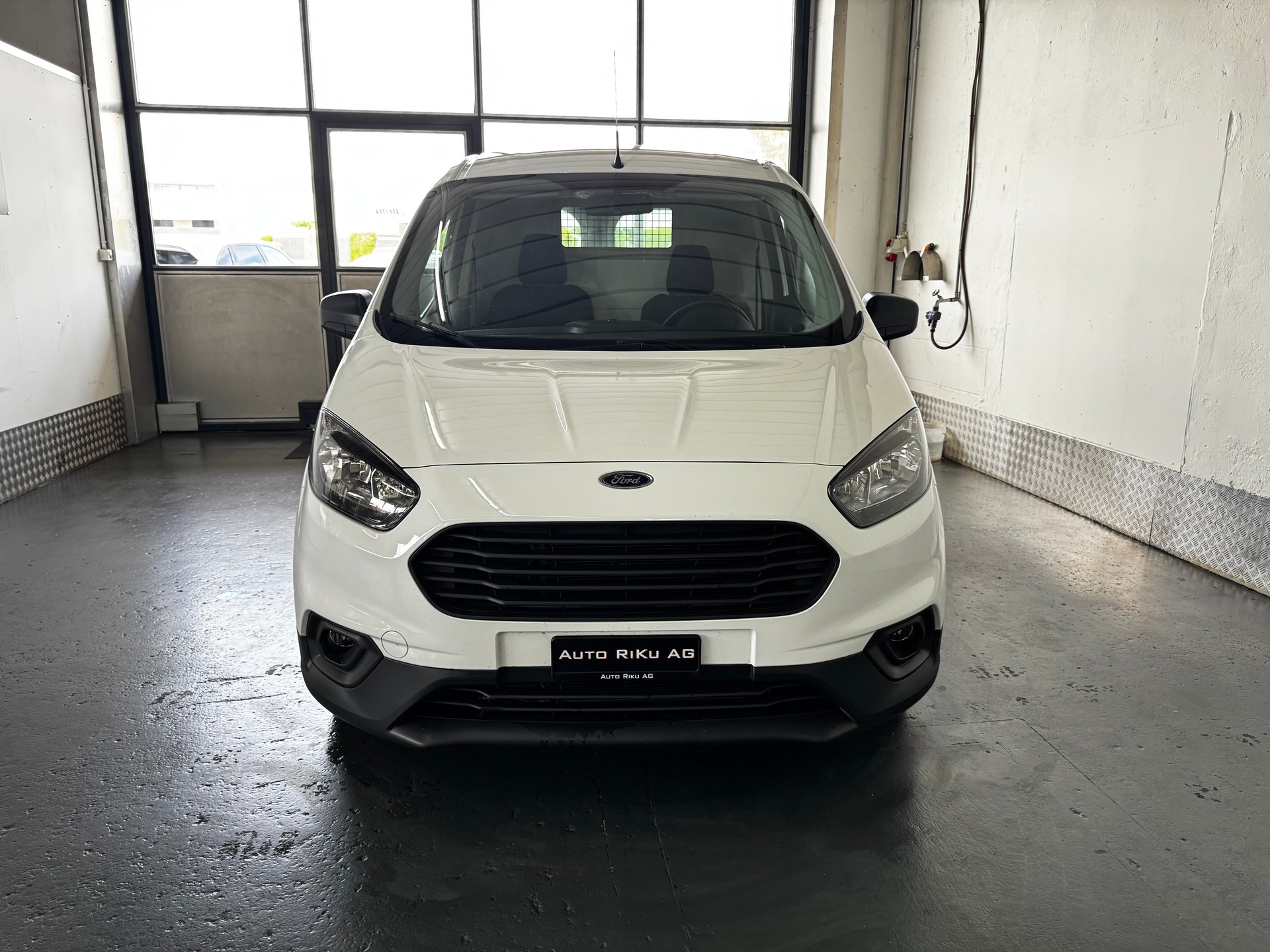 FORD Transit Courier Van 1.0 EcoBoost Basis-showroom-element-3