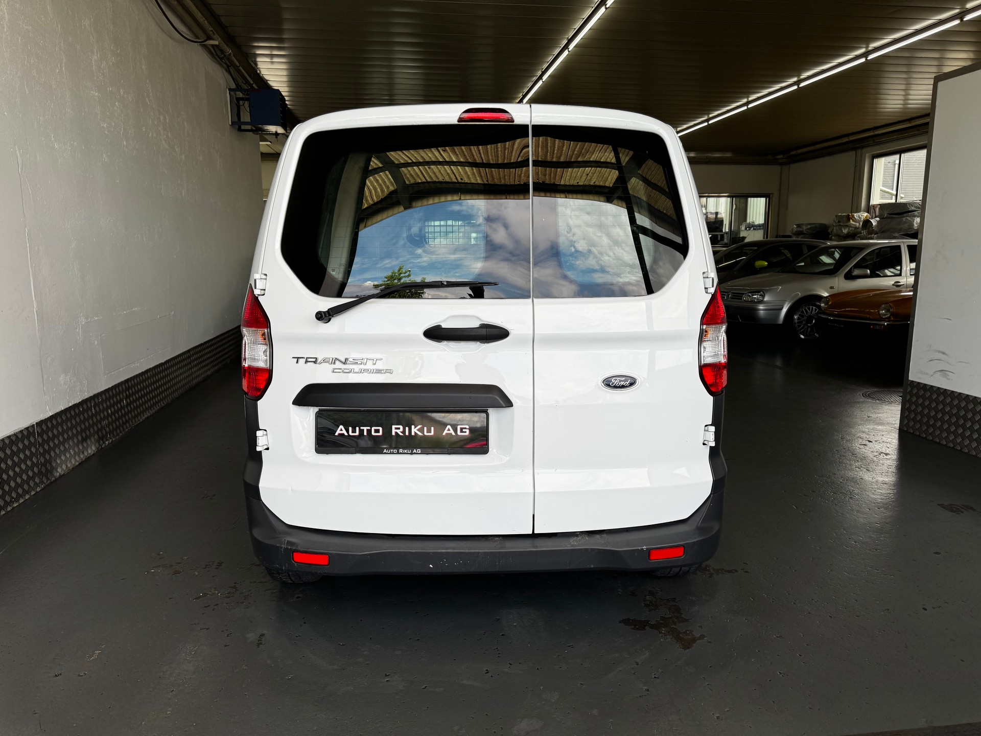 FORD Transit Courier Van 1.0 EcoBoost Basis-image-10