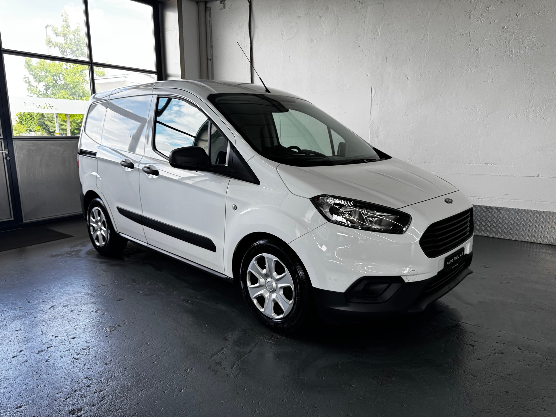 FORD Transit Courier Van 1.0 EcoBoost Basis-showroom-element-1