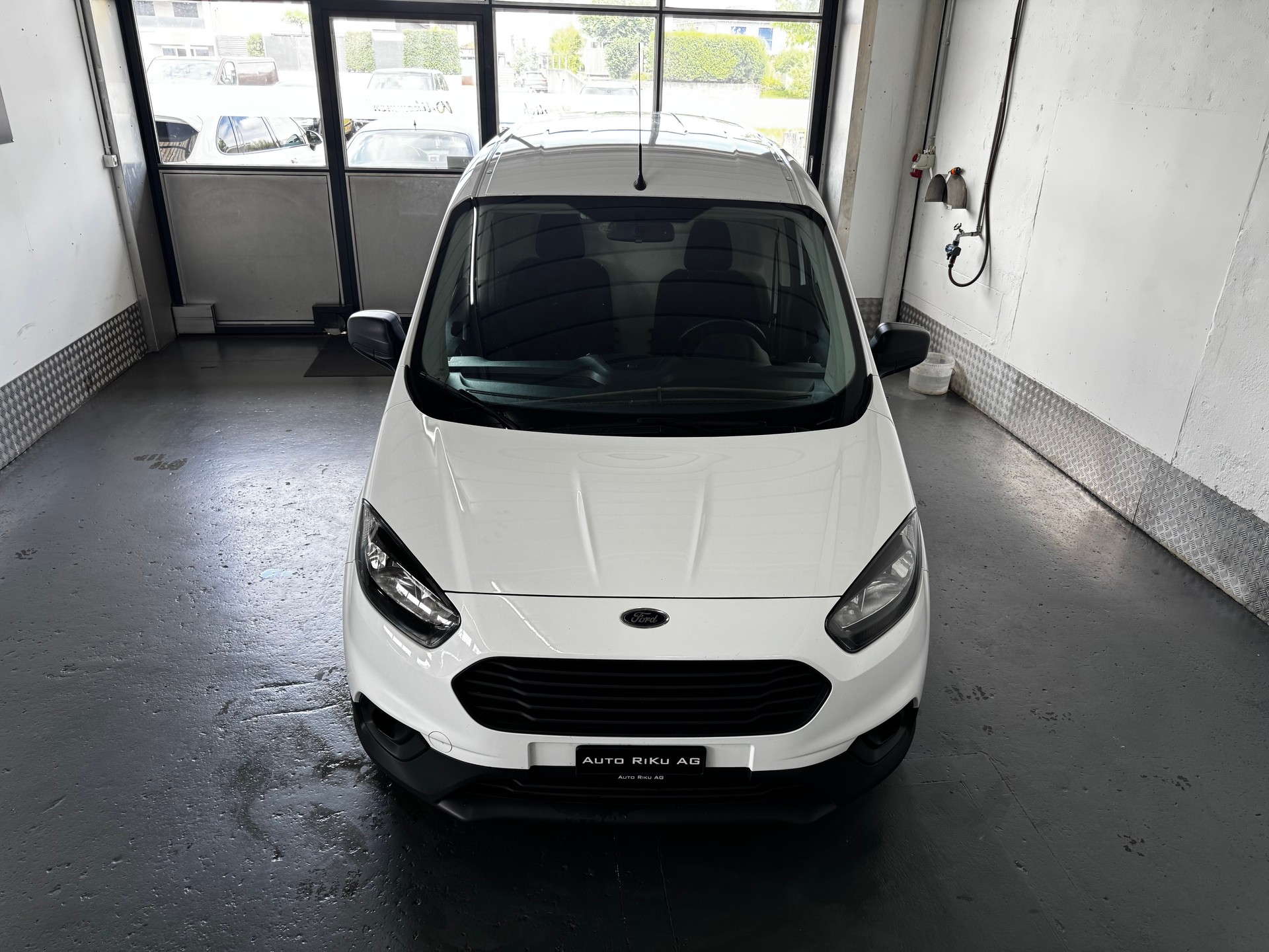 FORD Transit Courier Van 1.0 EcoBoost Basis-showroom-element-2