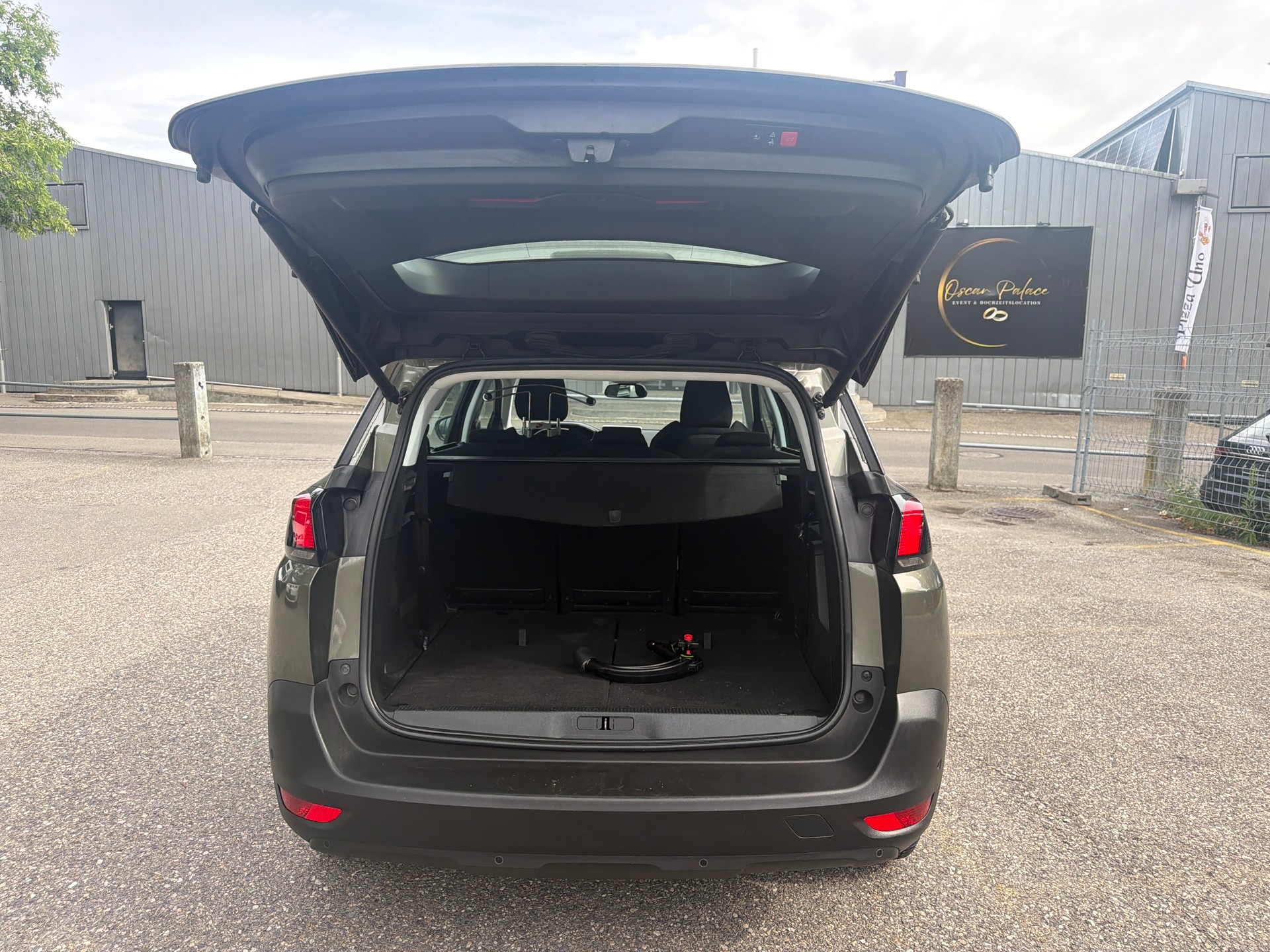 PEUGEOT 5008 1.5 BlueHDi Business Line ETA * 07x Sitze * Gr. Navi * Klima-auto * PDC V&H - RF-Kamera * Tempomat * Frisch Ab MFK *-image-8