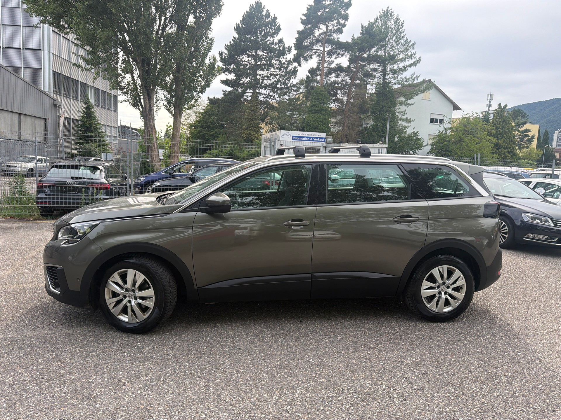 PEUGEOT 5008 1.5 BlueHDi Business Line ETA * 07x Sitze * Gr. Navi * Klima-auto * PDC V&H - RF-Kamera * Tempomat * Frisch Ab MFK *-image-3