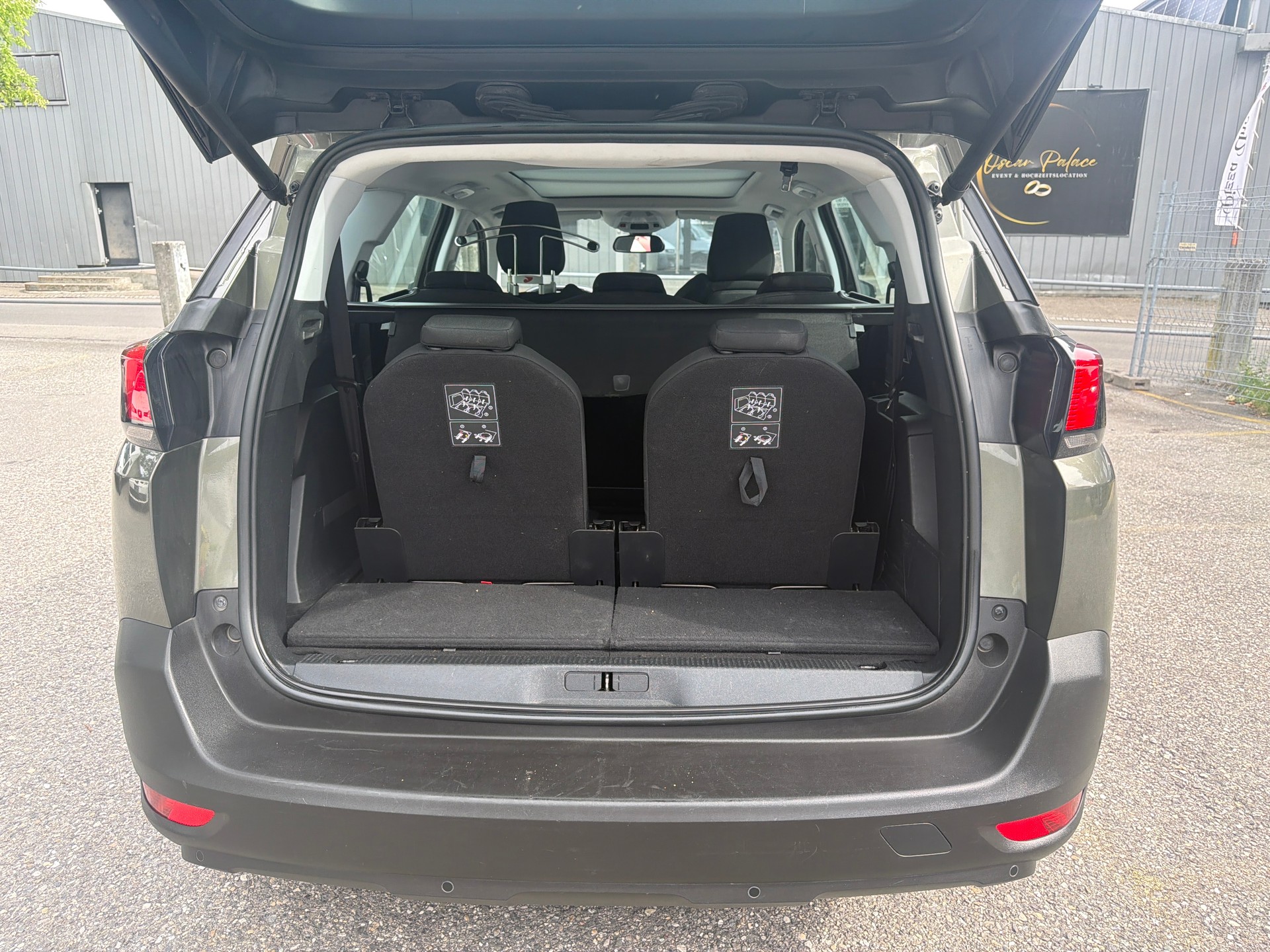 PEUGEOT 5008 1.5 BlueHDi Business Line ETA * 07x Sitze * Gr. Navi * Klima-auto * PDC V&H - RF-Kamera * Tempomat * Frisch Ab MFK *-image-9