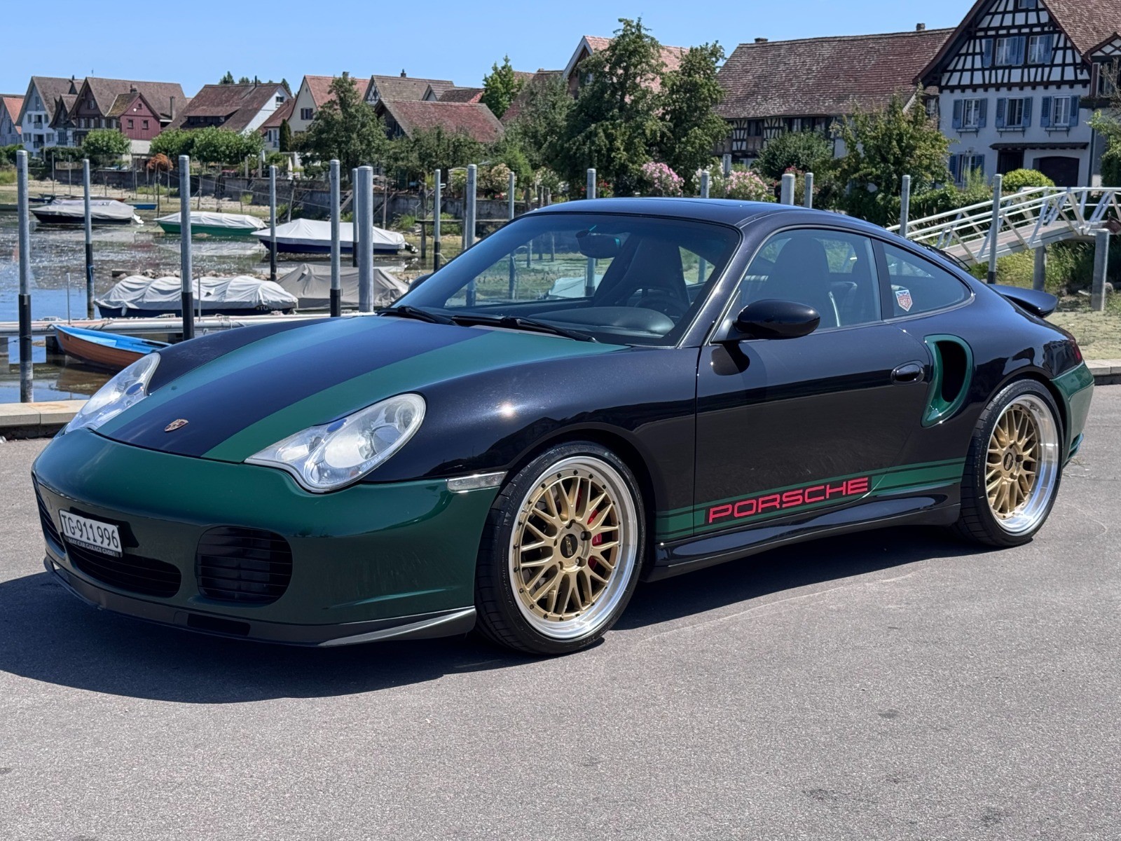 PORSCHE 911 Turbo-showroom-element-1