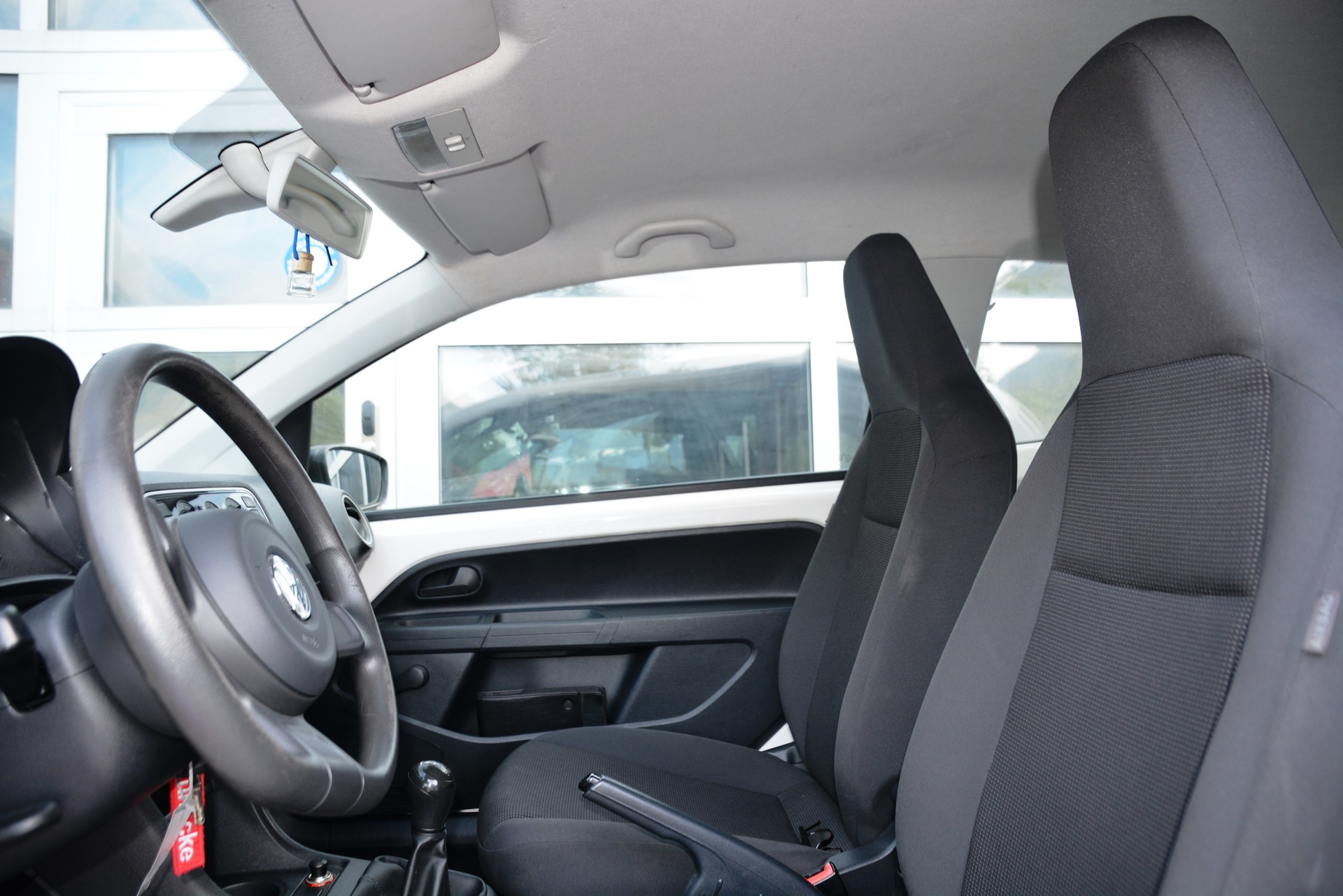 VW Up 1.0 take up-image-8
