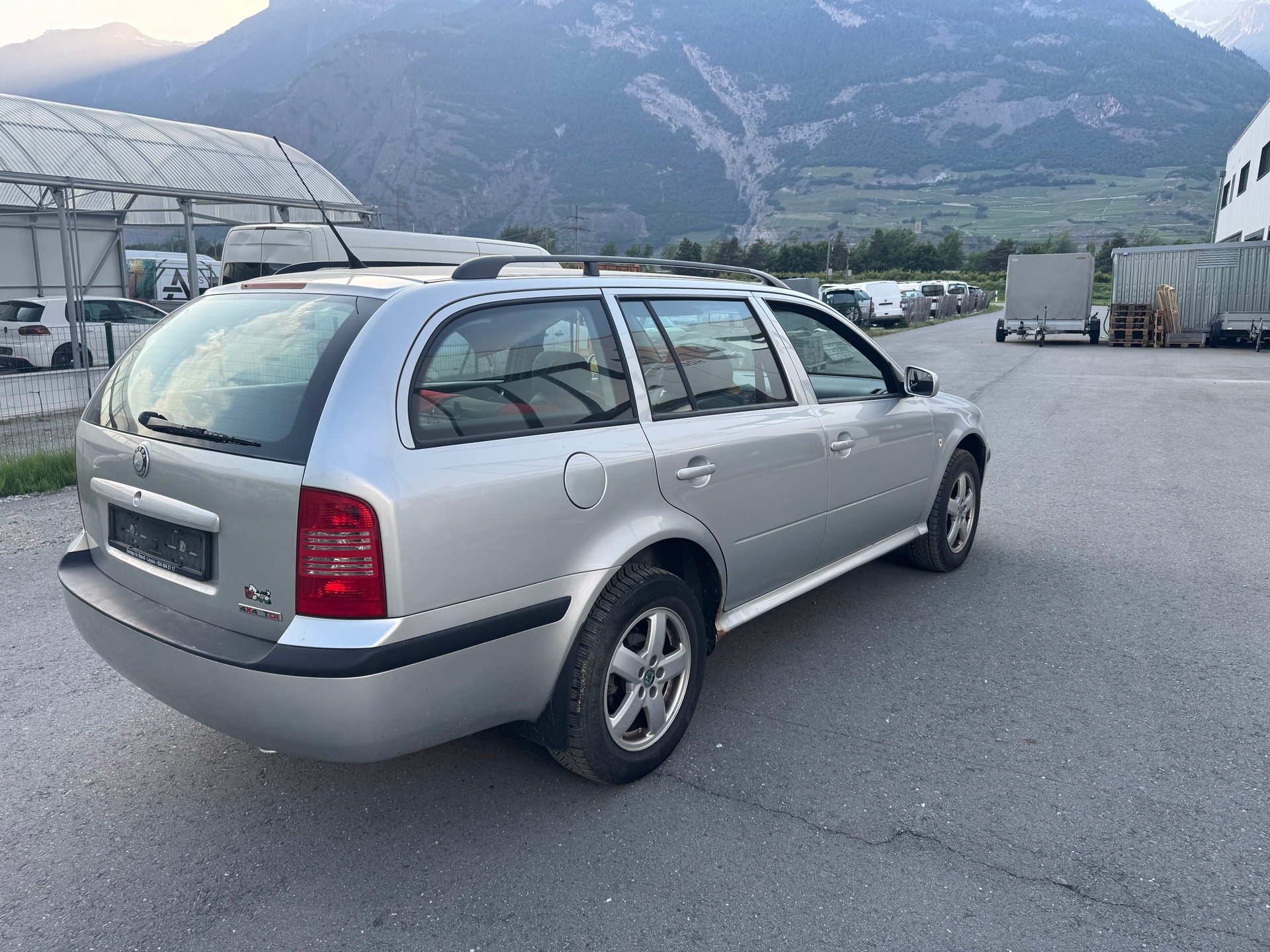 SKODA Octavia 1.9 TDI Ambiente 4x4-image-3