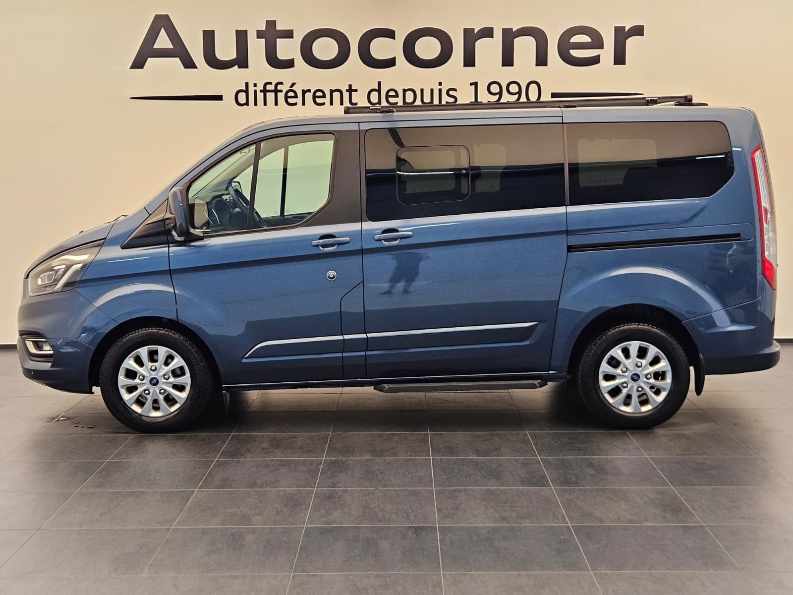 FORD Tourneo Custom 320 L1H1 Titanium-showroom-element-1