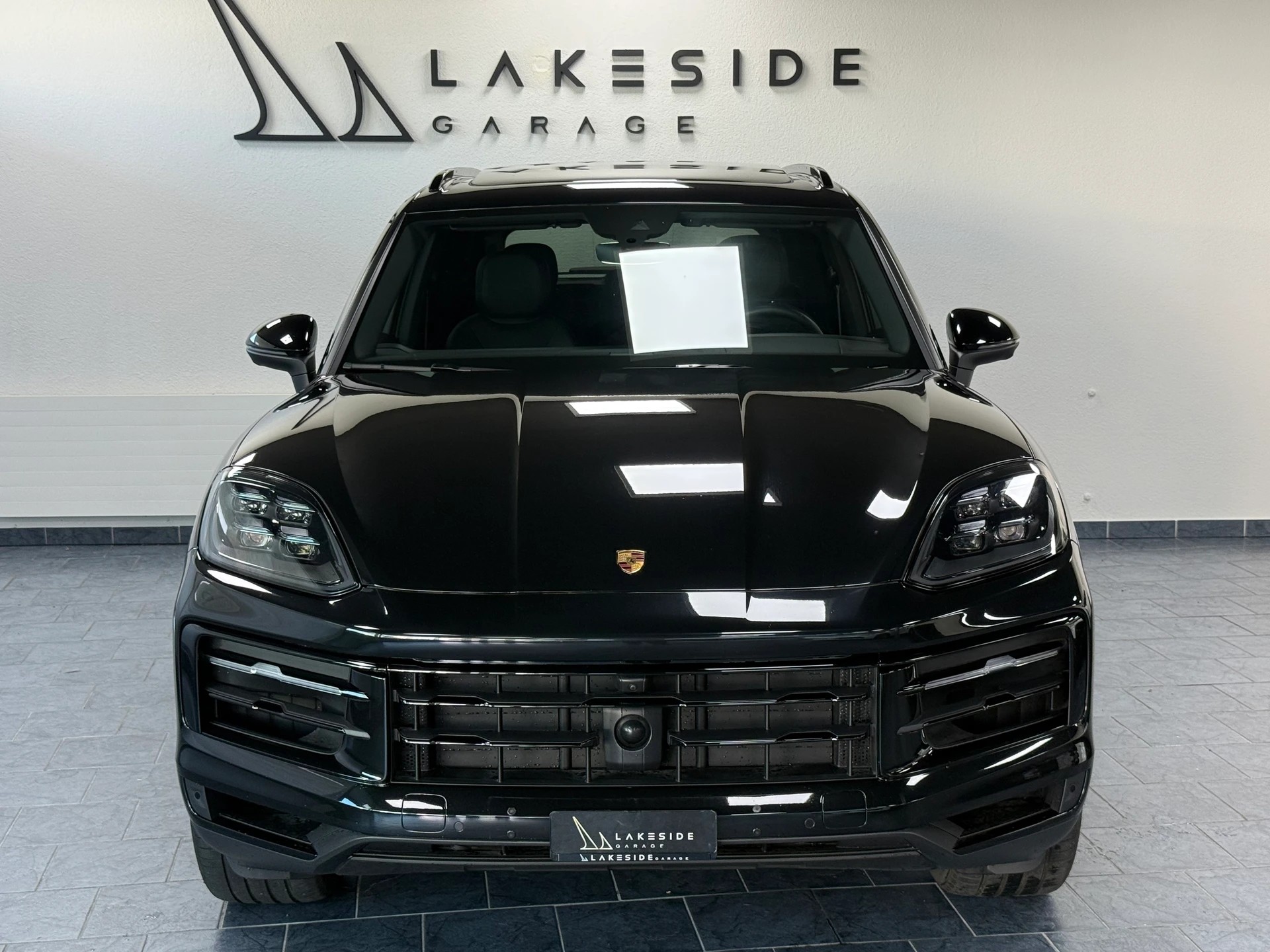 PORSCHE Cayenne Tiptronic-showroom-element-1