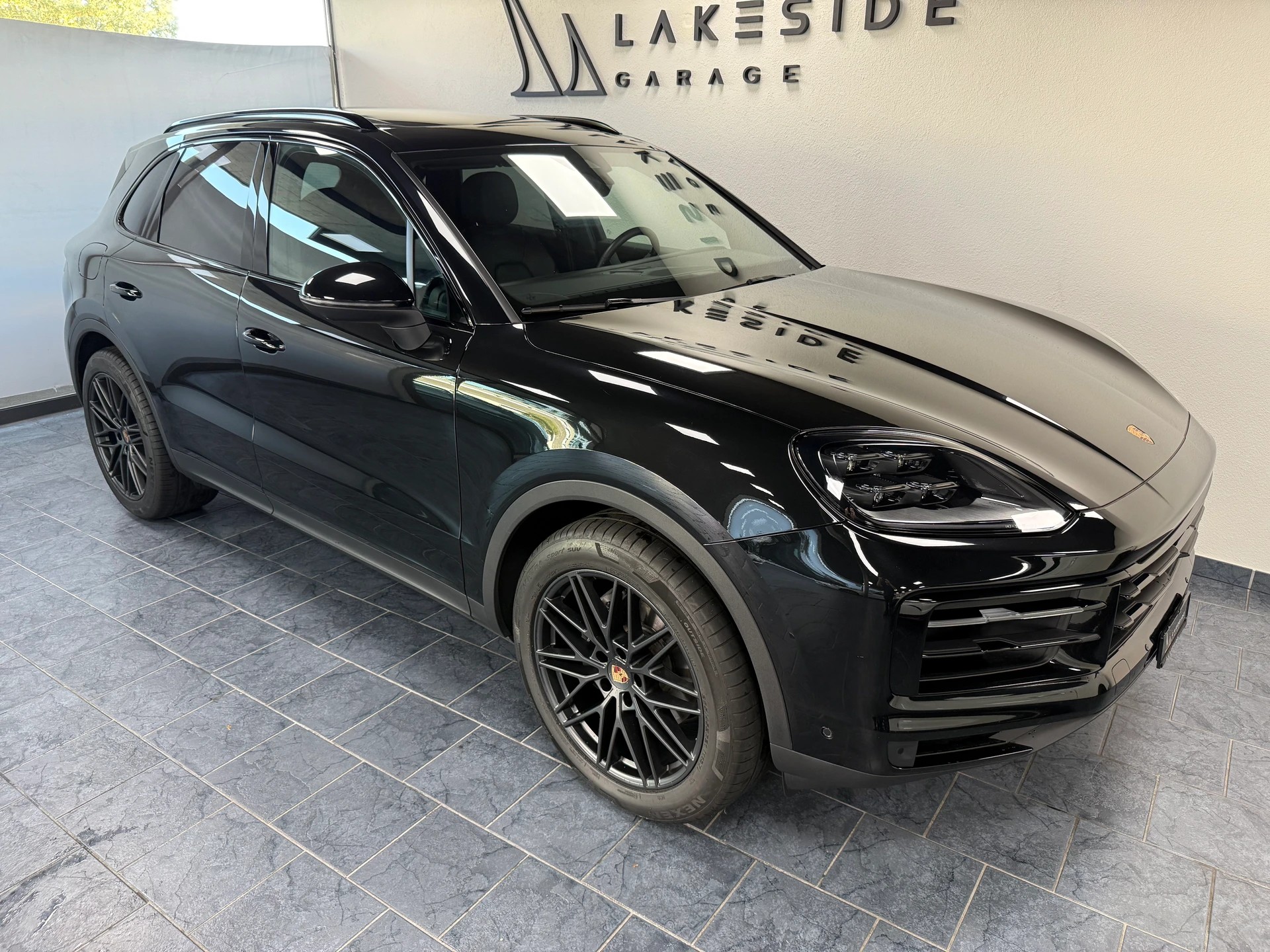 PORSCHE Cayenne Tiptronic-showroom-element-2