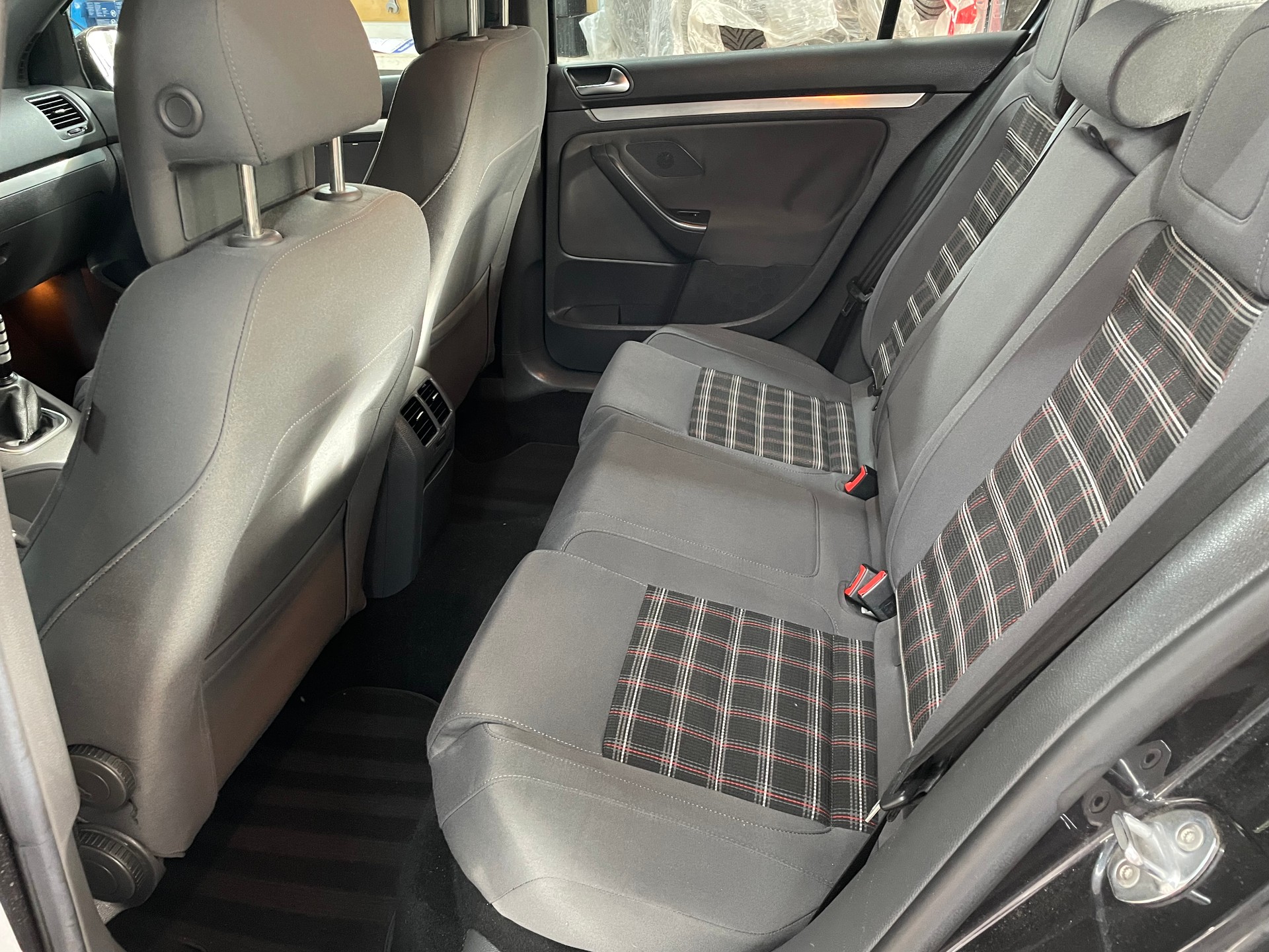 VW Golf 2.0 TFSI GTI-image-14