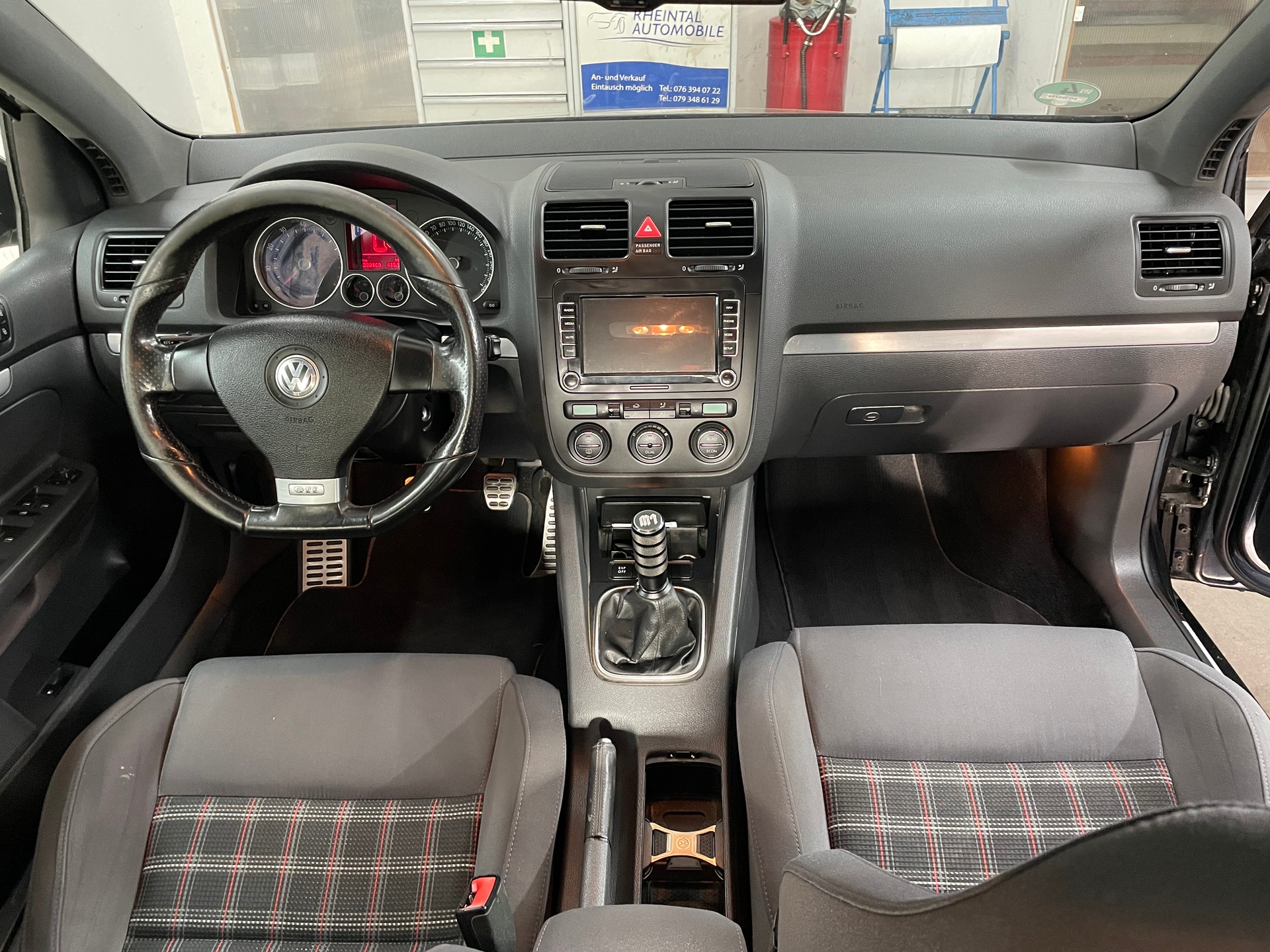 VW Golf 2.0 TFSI GTI-image-15