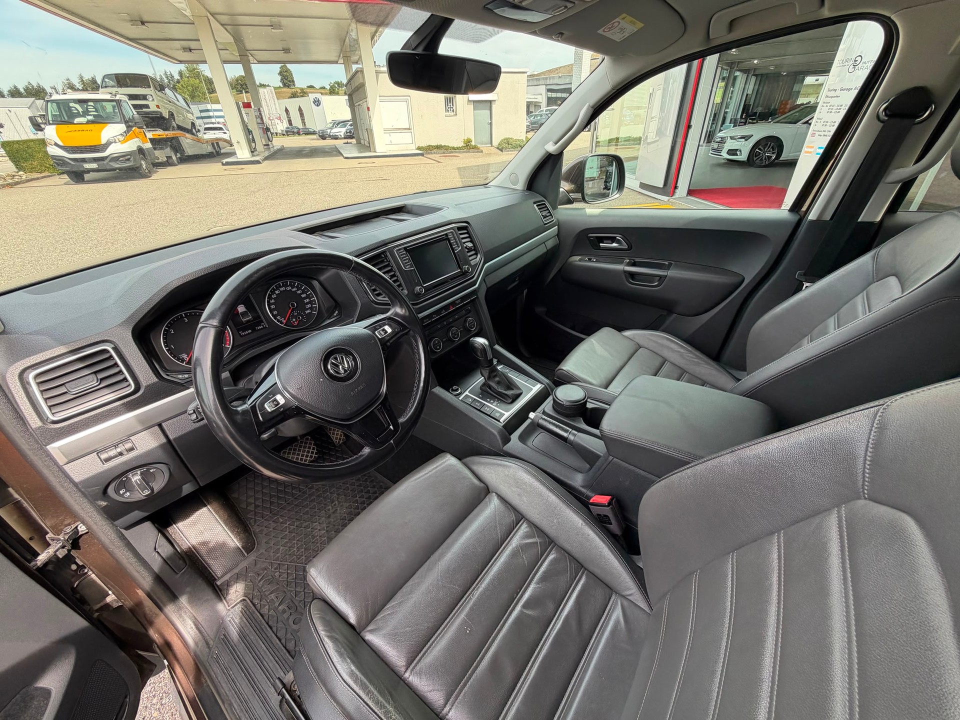 VW Amarok 3.0TDI Crossline 4Motion Automatic-image-10