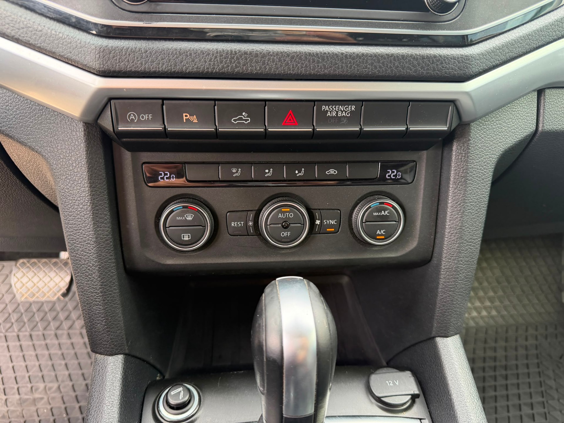 VW Amarok 3.0TDI Crossline 4Motion Automatic-image-19
