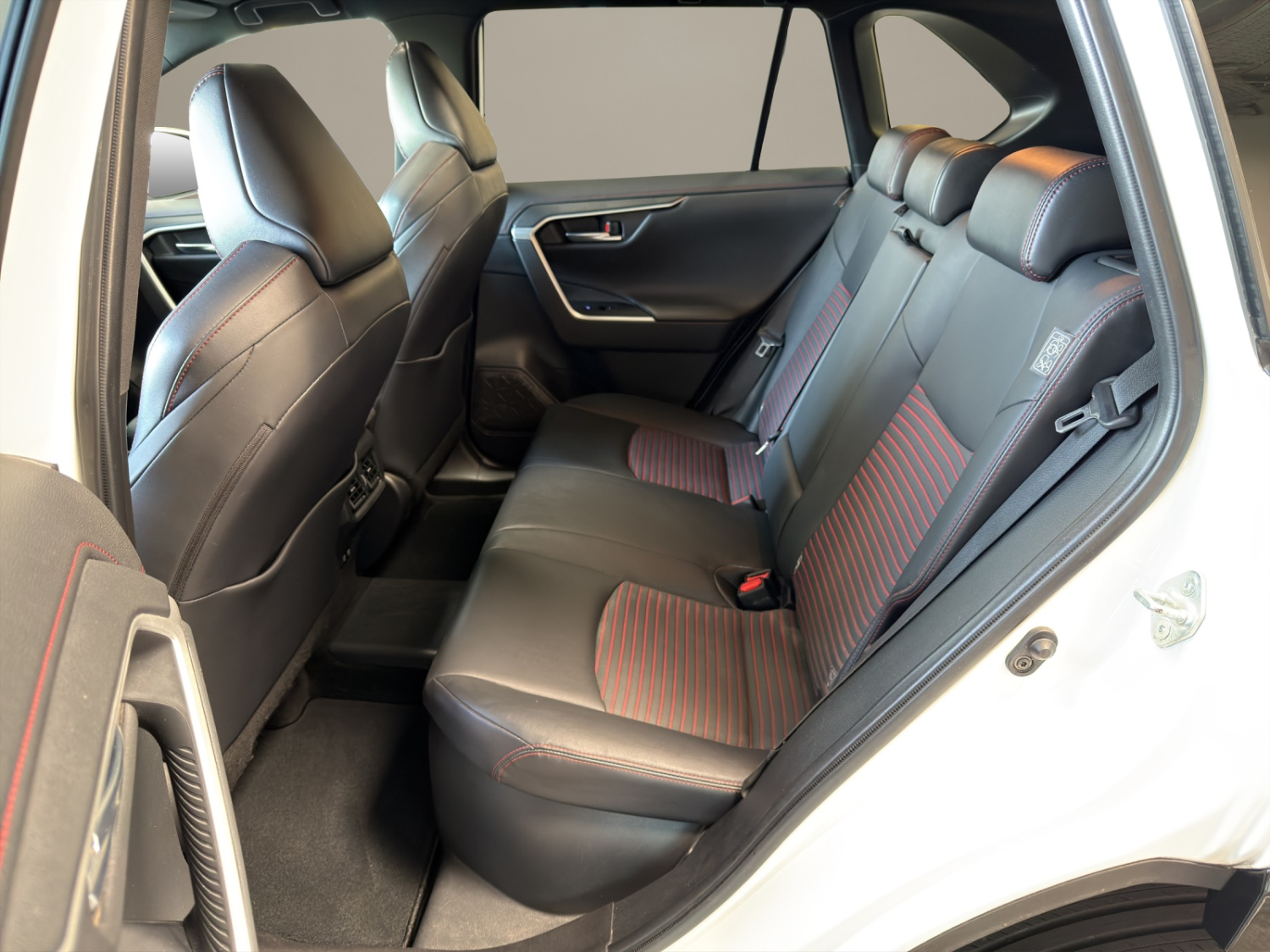 TOYOTA RAV4 2.5 Plug-In-Hybrid Premium-image-19