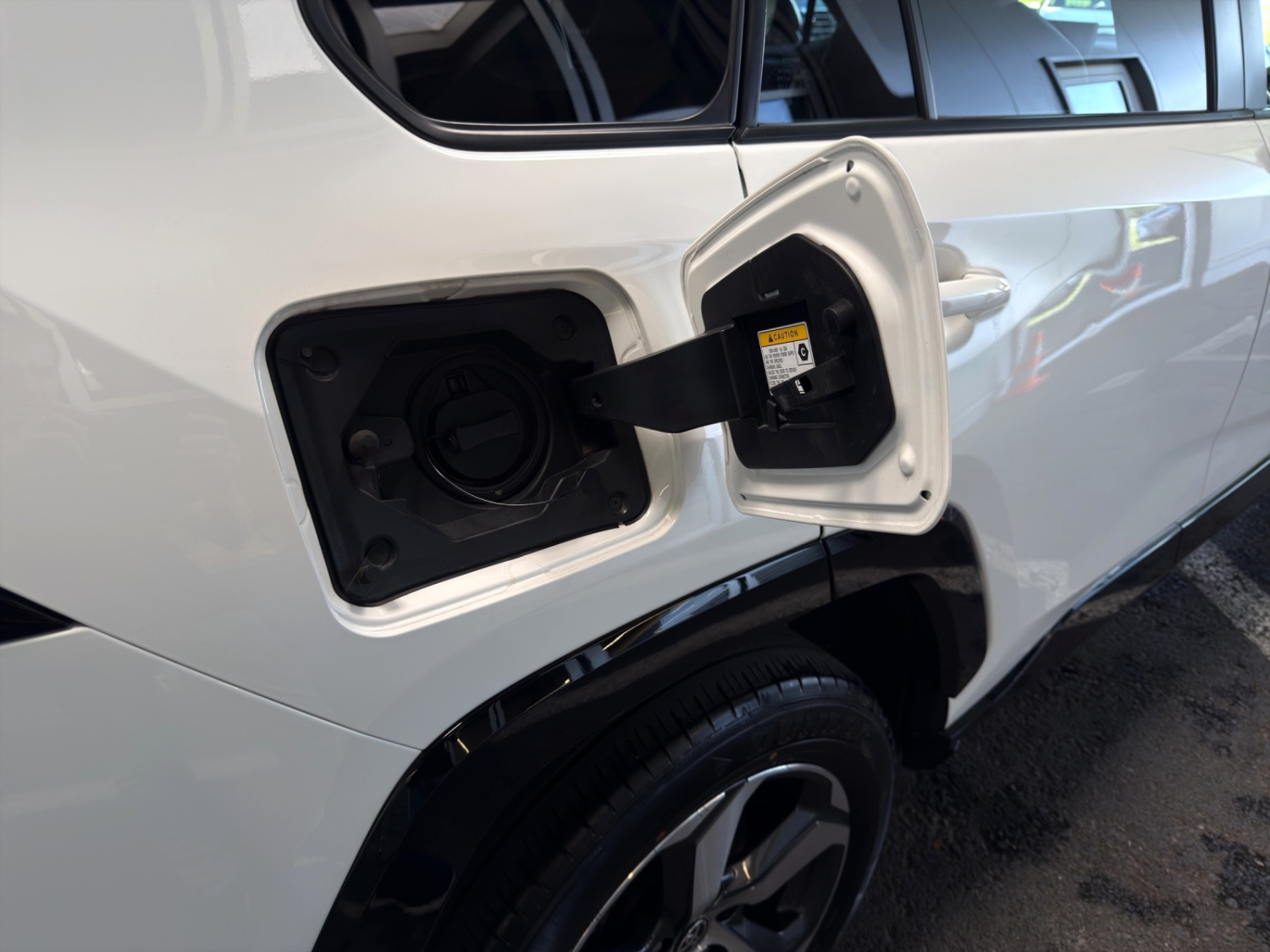 TOYOTA RAV4 2.5 Plug-In-Hybrid Premium-image-27