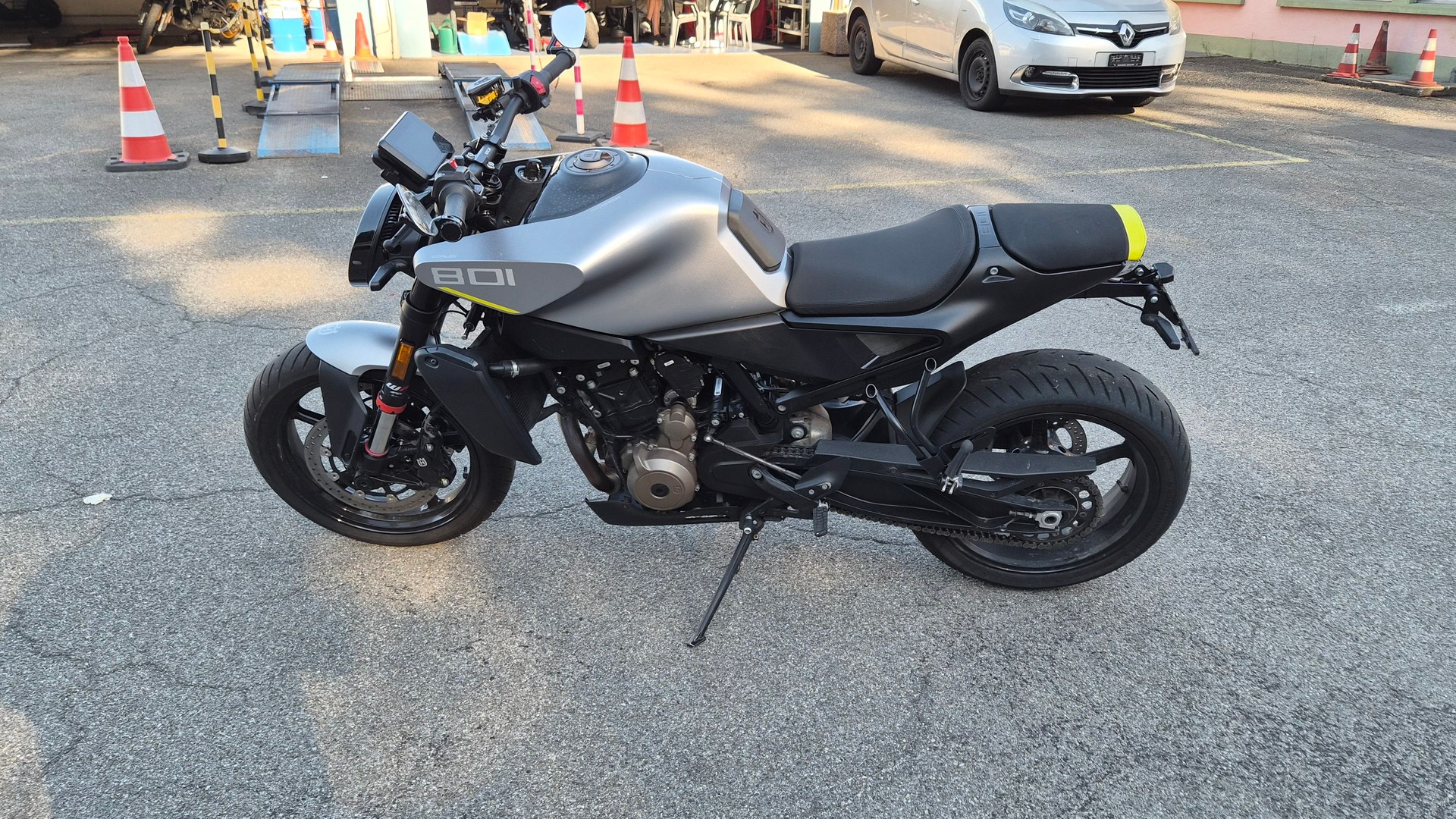 HUSQVARNA SVARTPILEN 801-image-5