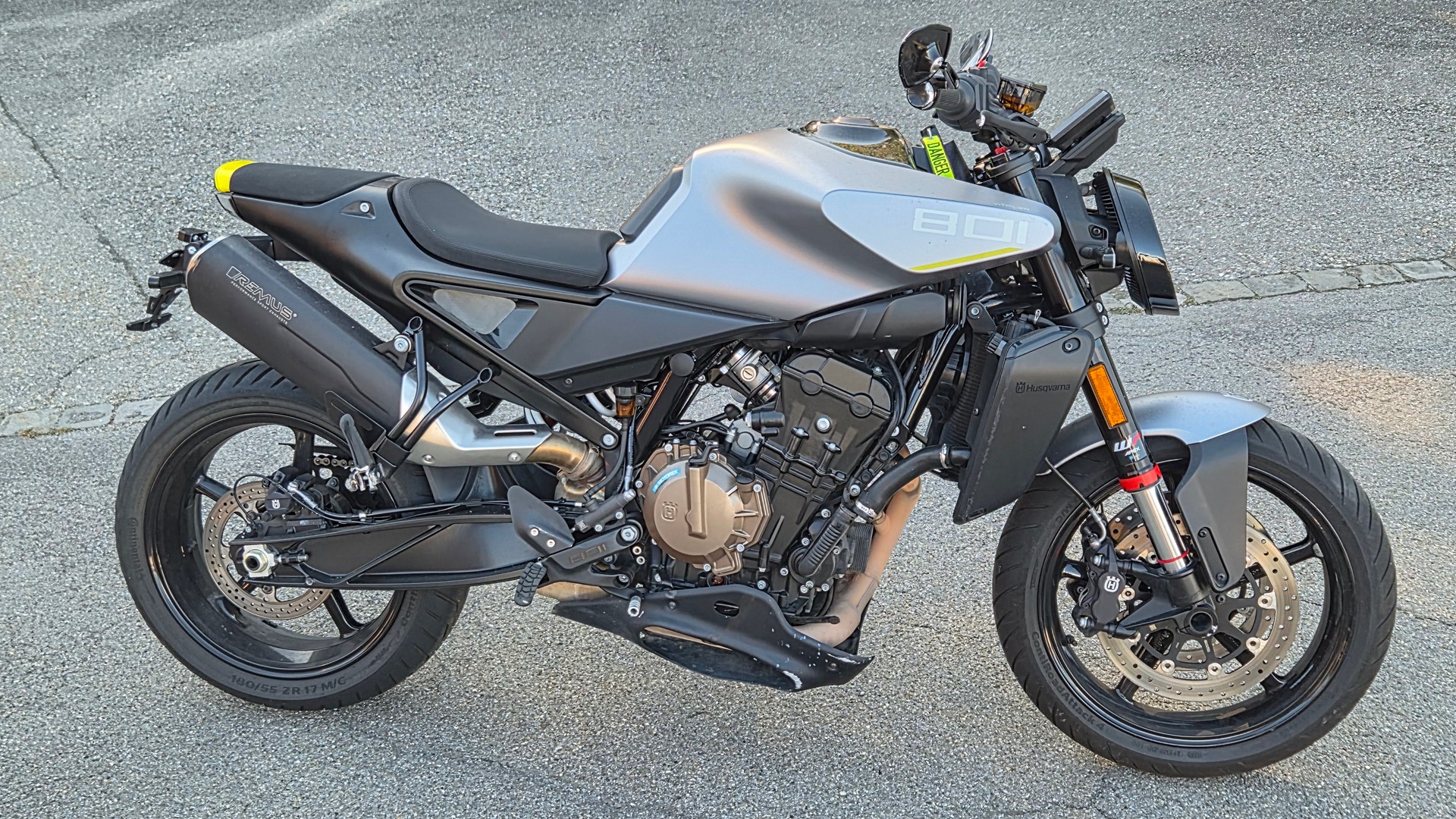 HUSQVARNA SVARTPILEN 801-image-1