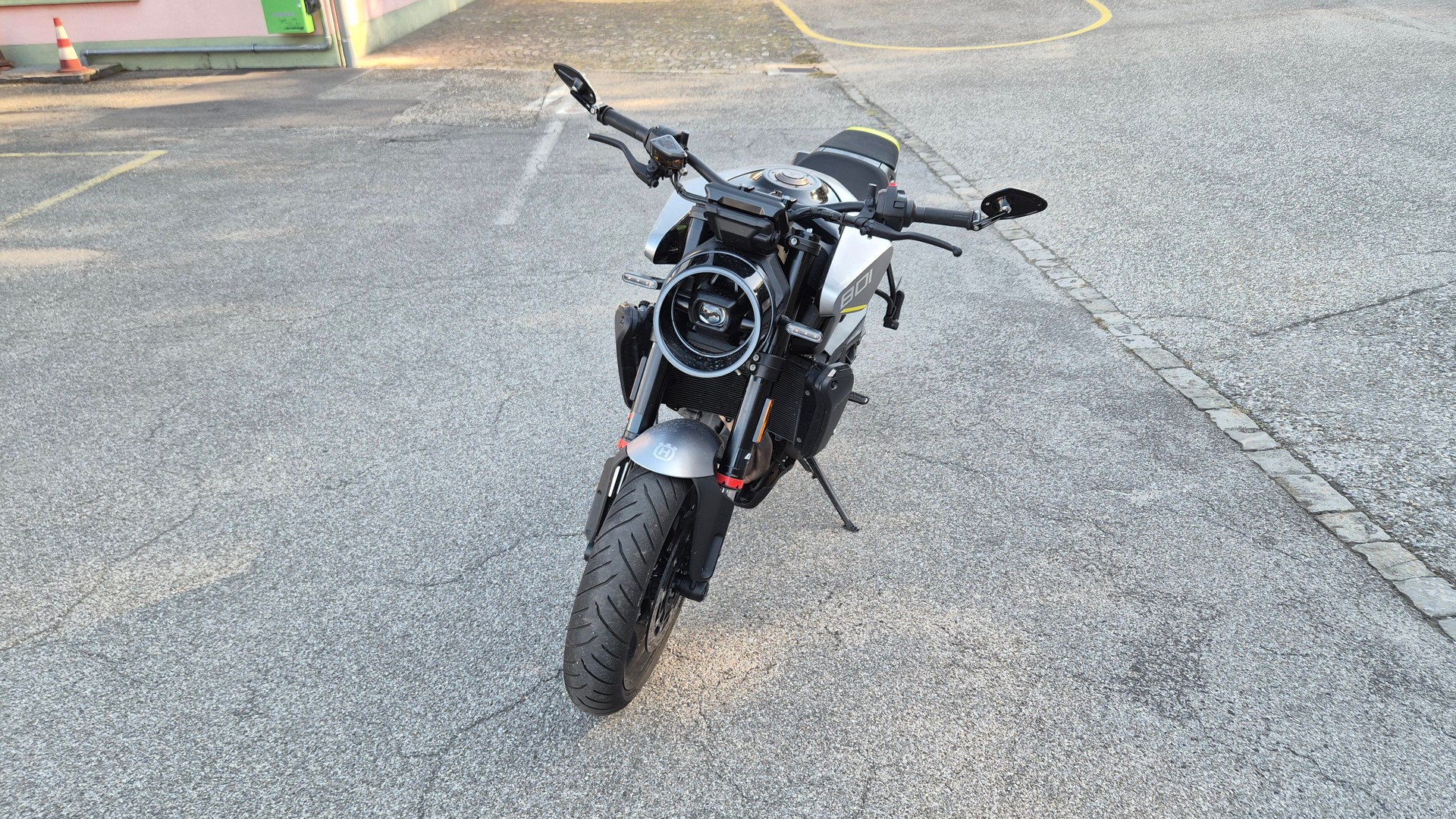 HUSQVARNA SVARTPILEN 801-image-7