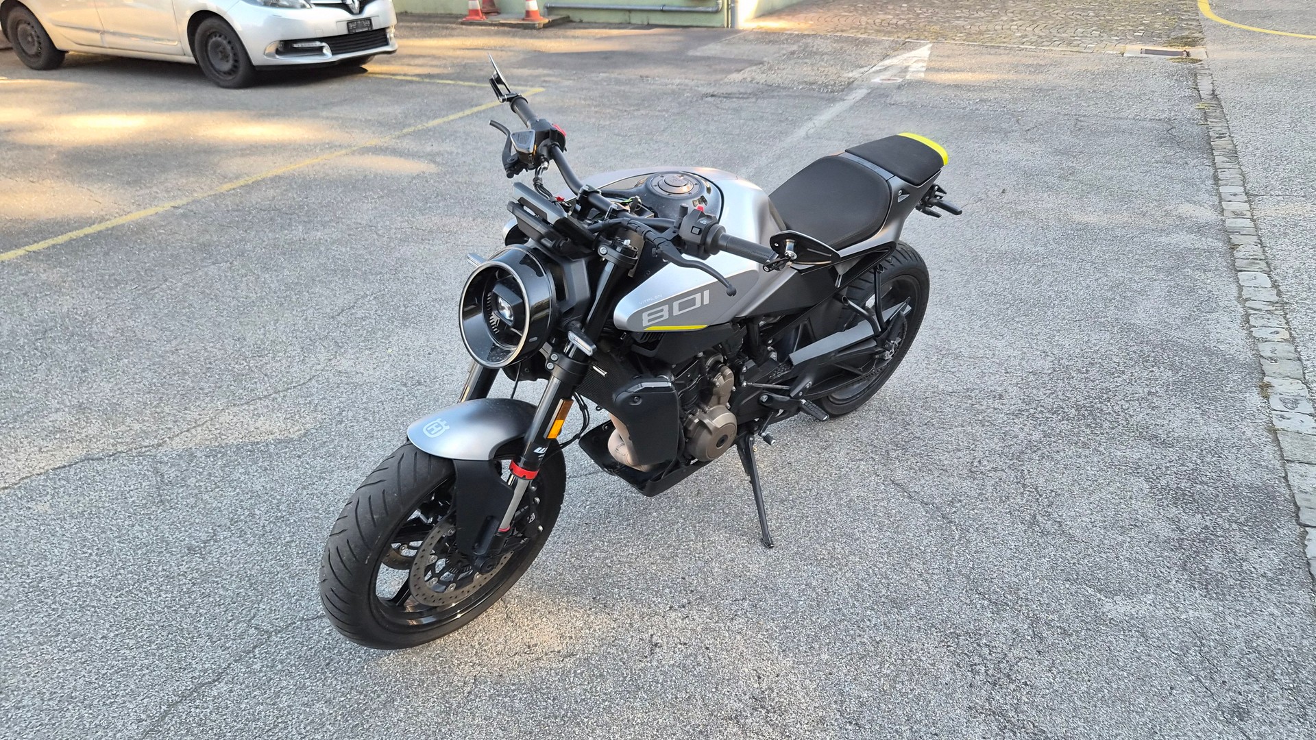 HUSQVARNA SVARTPILEN 801-image-6