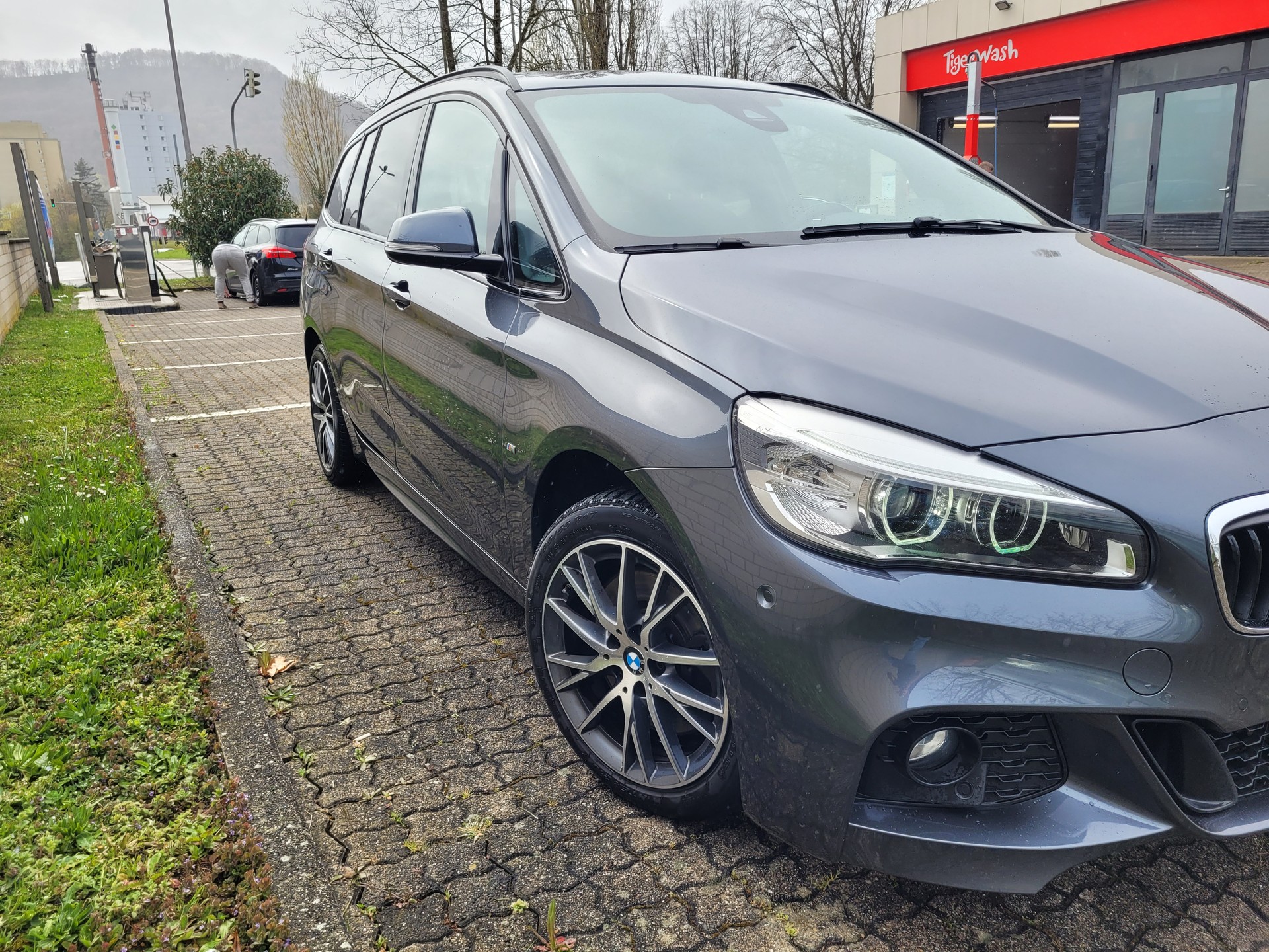 BMW 220d-image-3