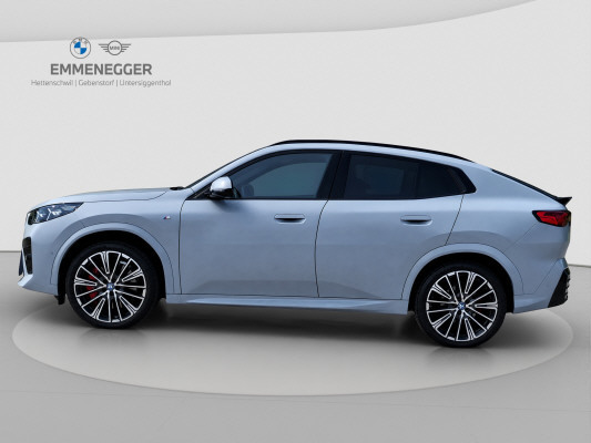 BMW iX2 xDrive 30 M Sport Pro-showroom-element-1