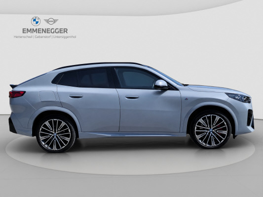 BMW iX2 xDrive 30 M Sport Pro-image-4