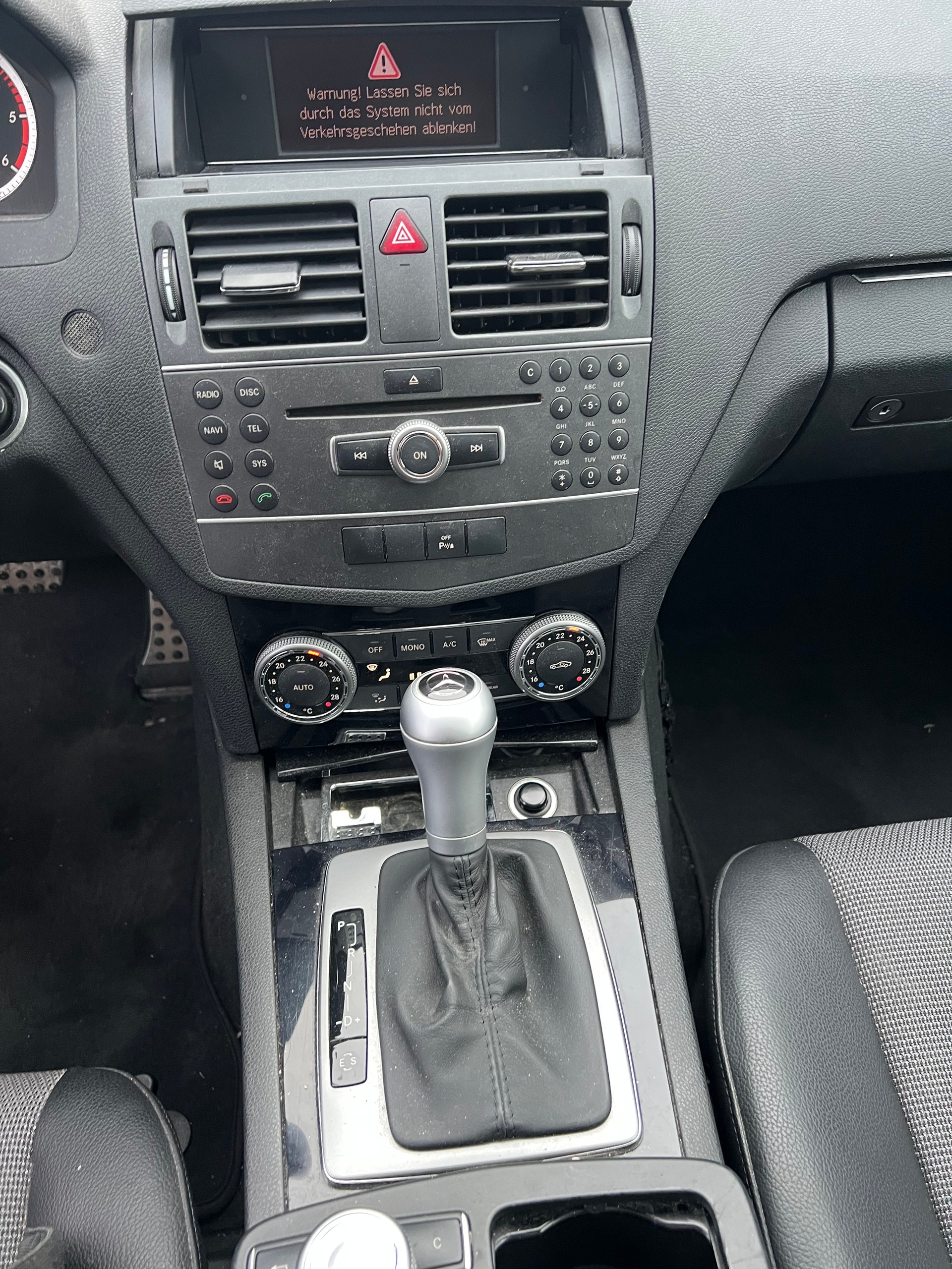 MERCEDES-BENZ C 220 CDI BlueEfficiency Avantgarde Automatic-image-5