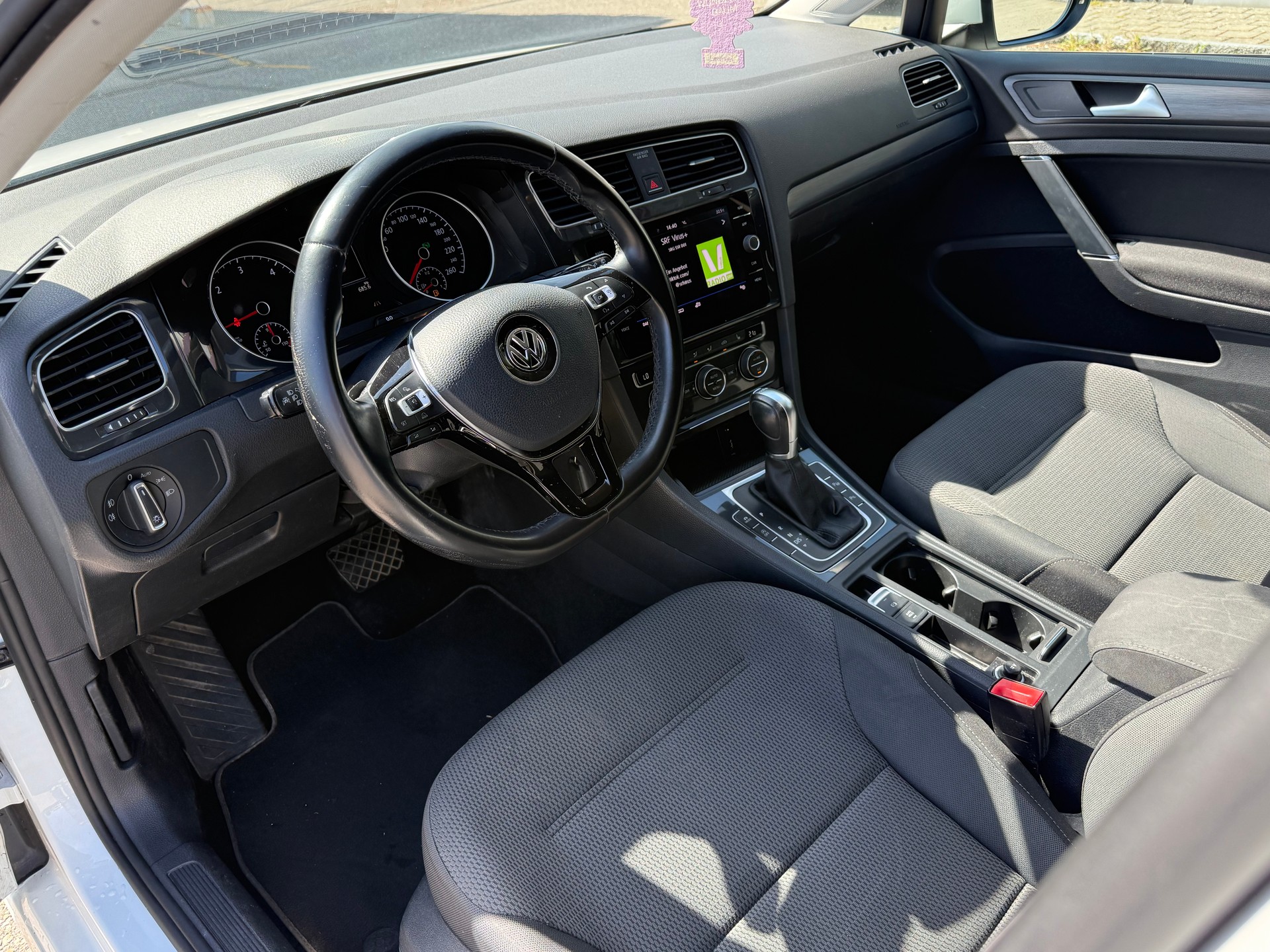 VW Golf Variant 2.0 TDI Comfortline DSG-image-6